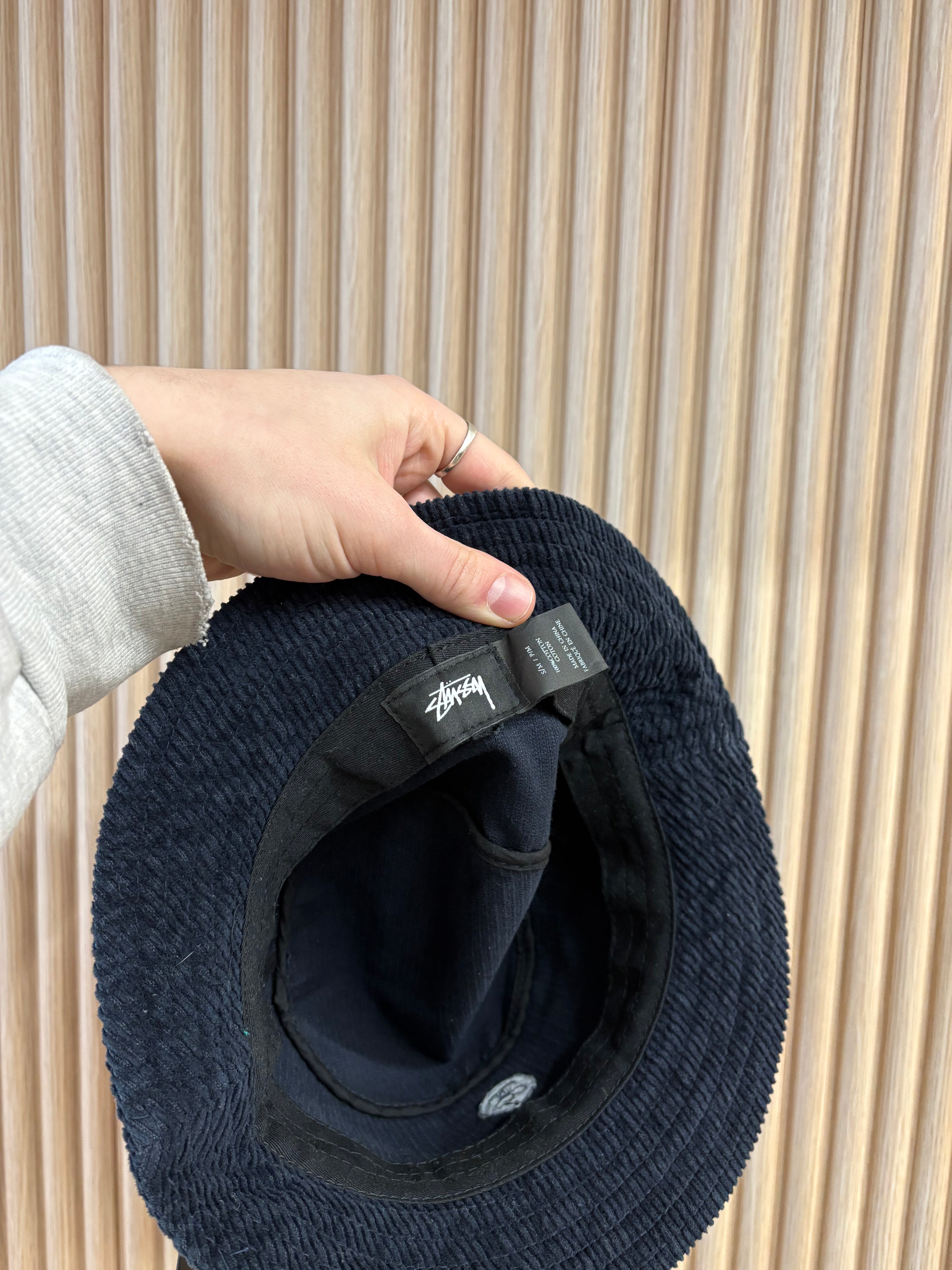 Nouveau bob Stussy en velours côtelé - taille S/M