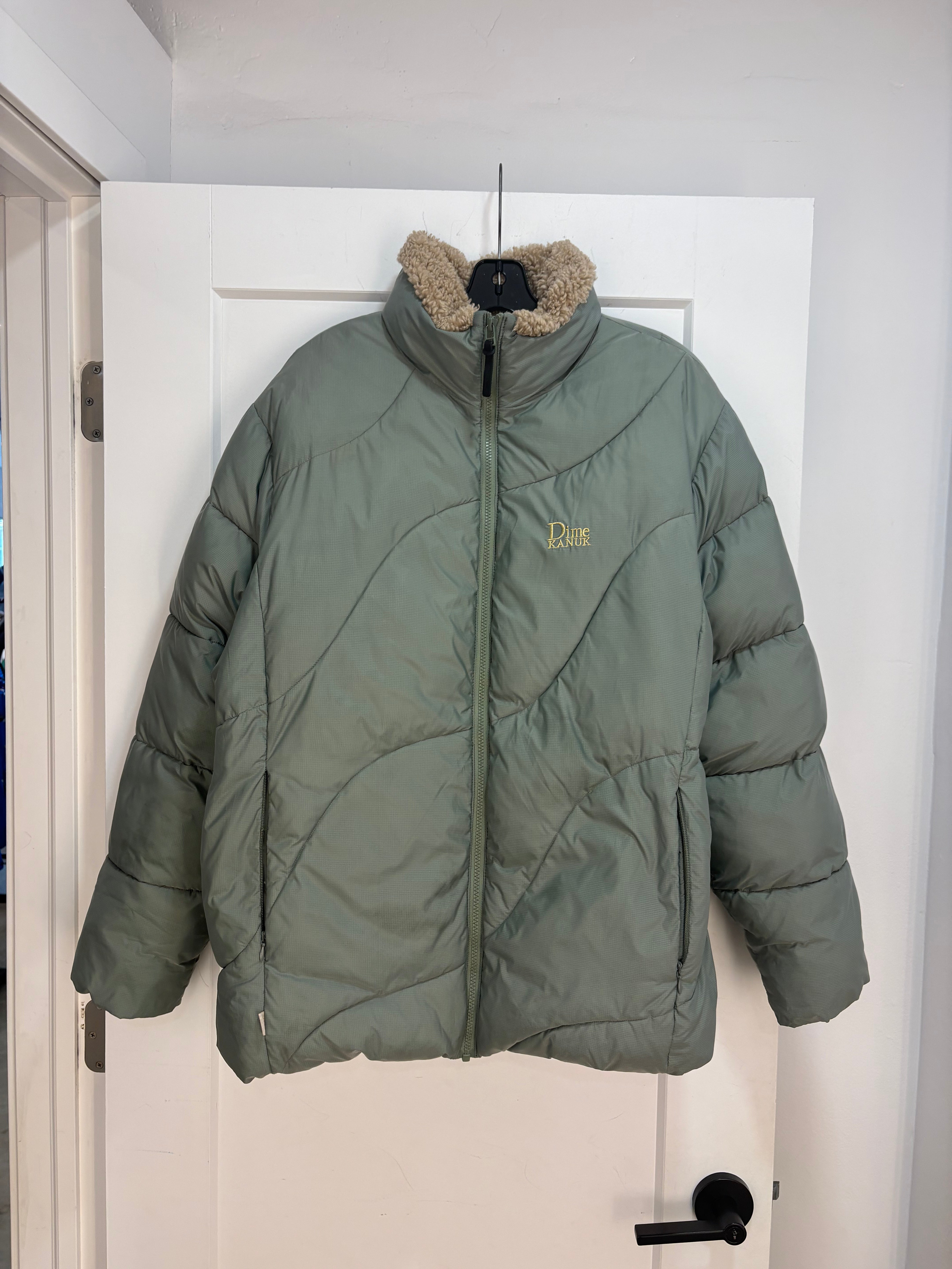 Dime x Kanuk Sage logo puffer jacket - size L