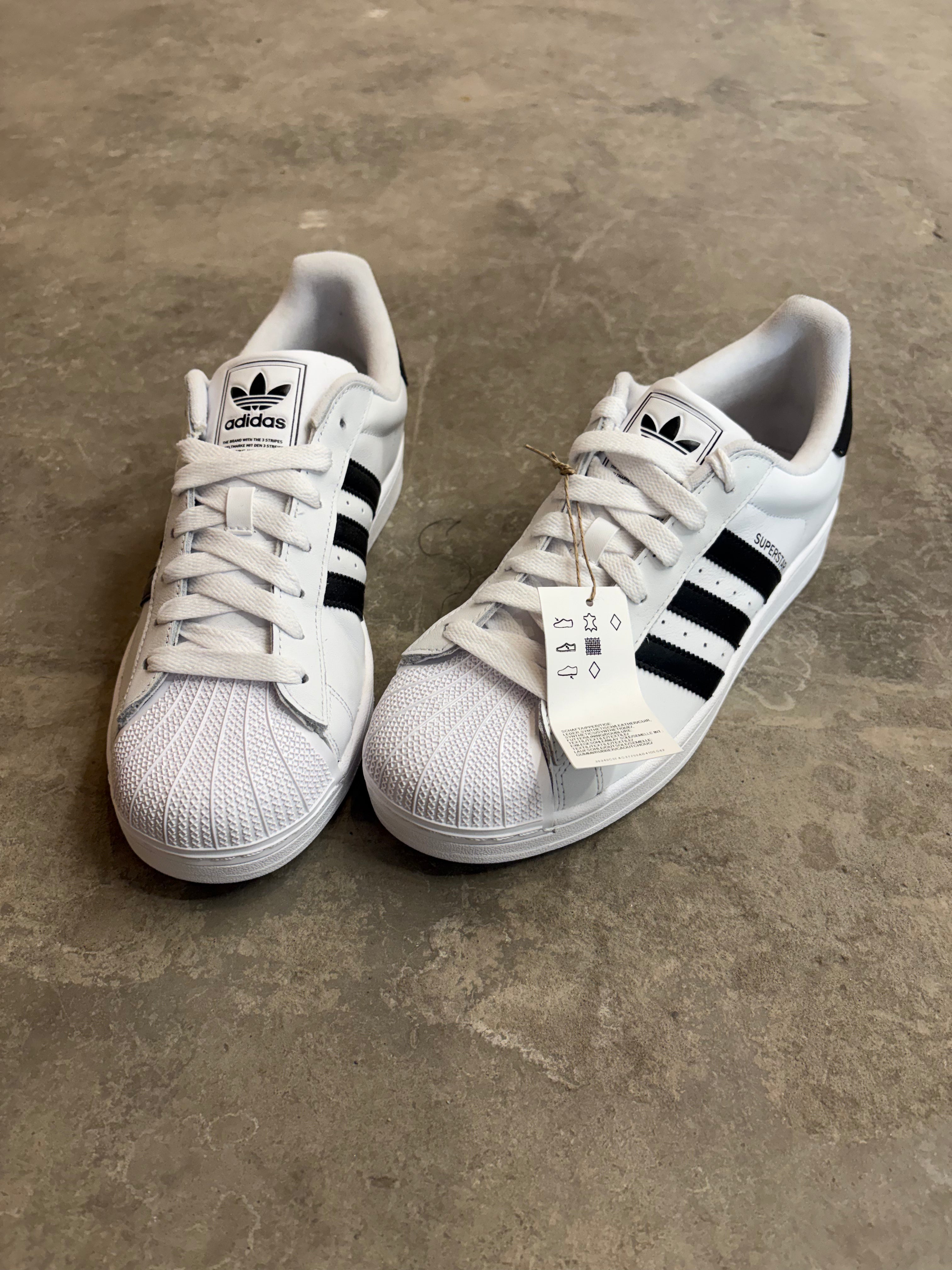 Adidas Superstar - size 11