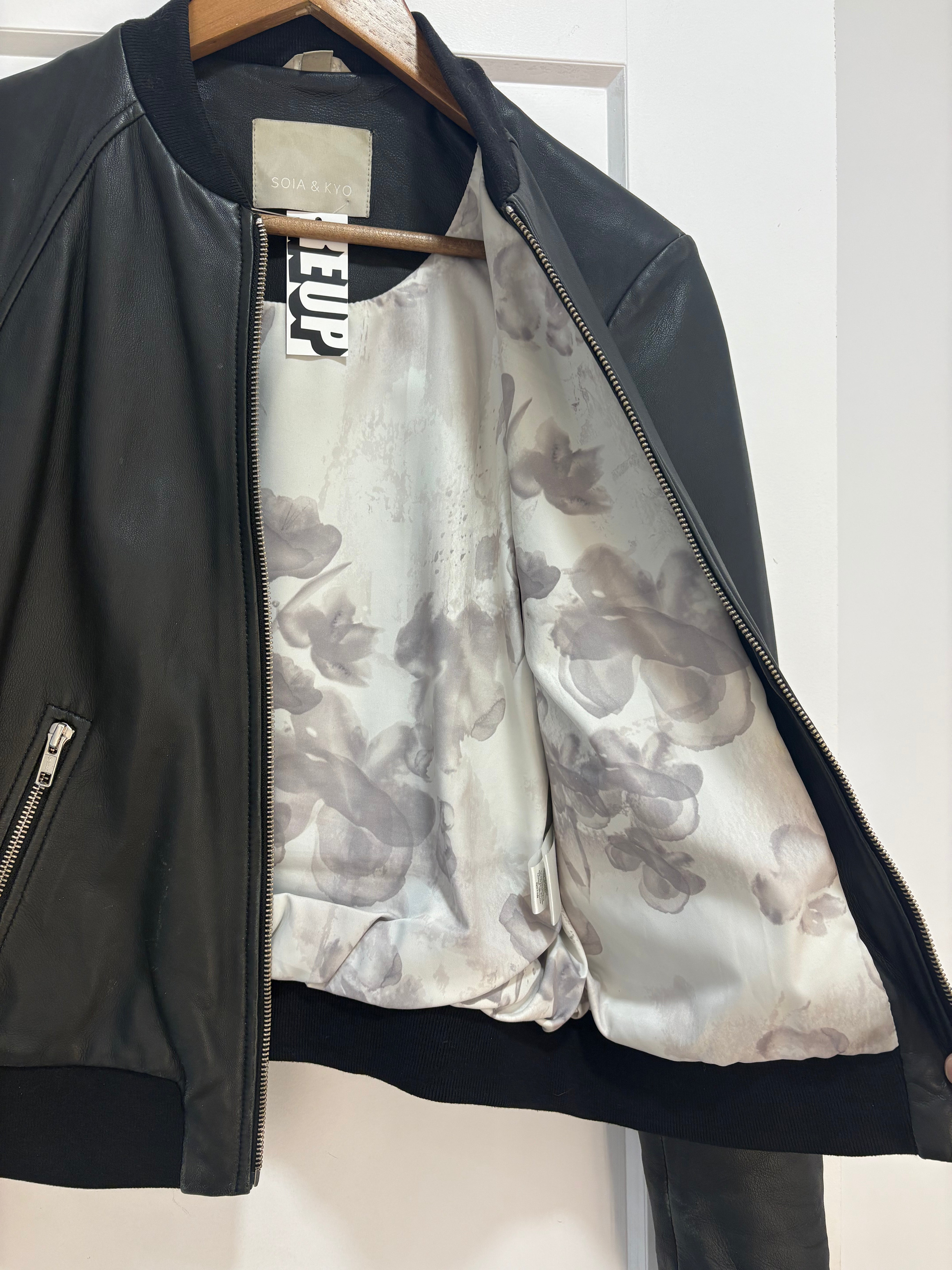 Soia & Kyo leather jacket - size M womens