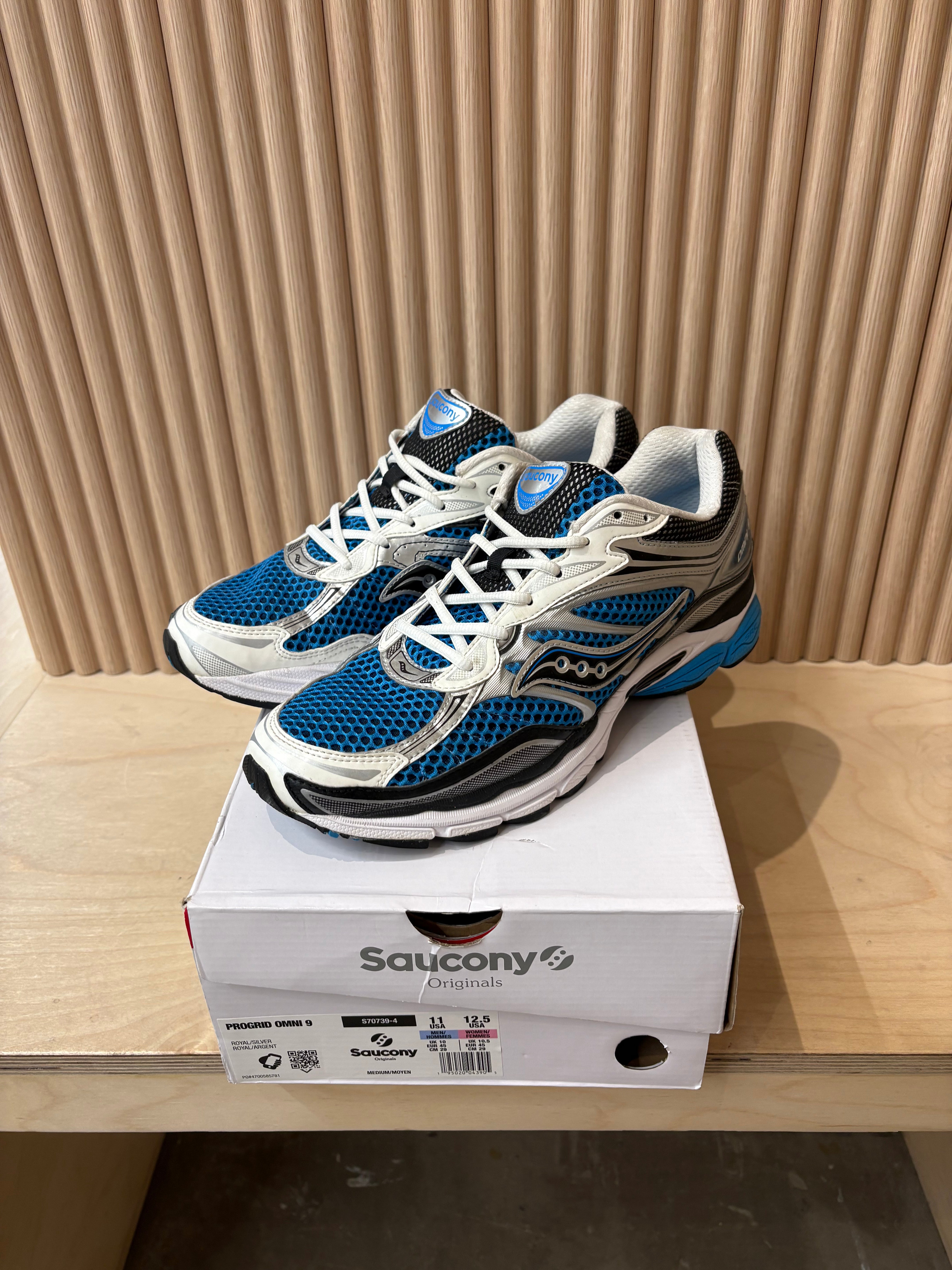 Saucony pyrogrid sneaker - size 11