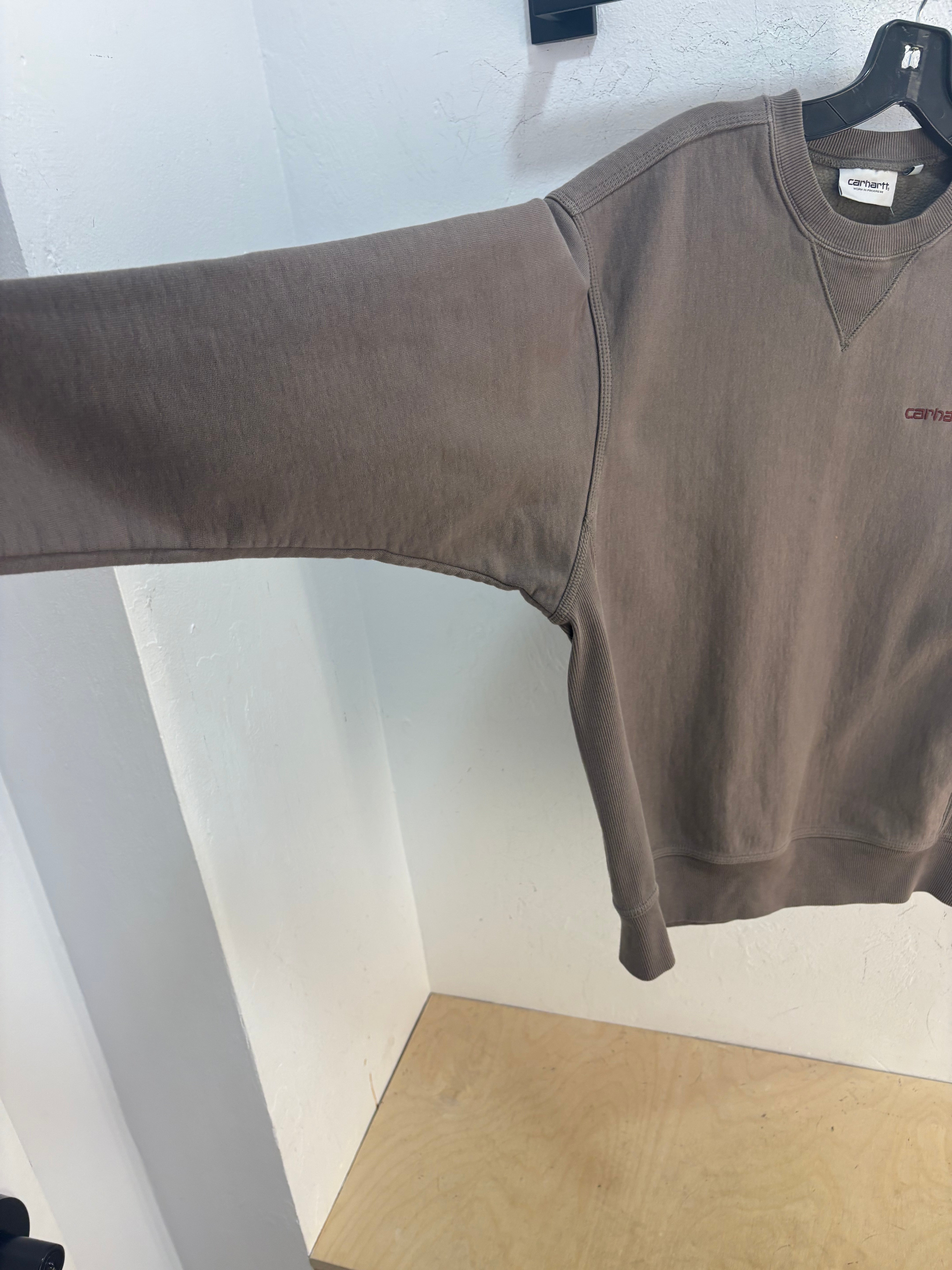Carhartt Wip brown crewneck - size S