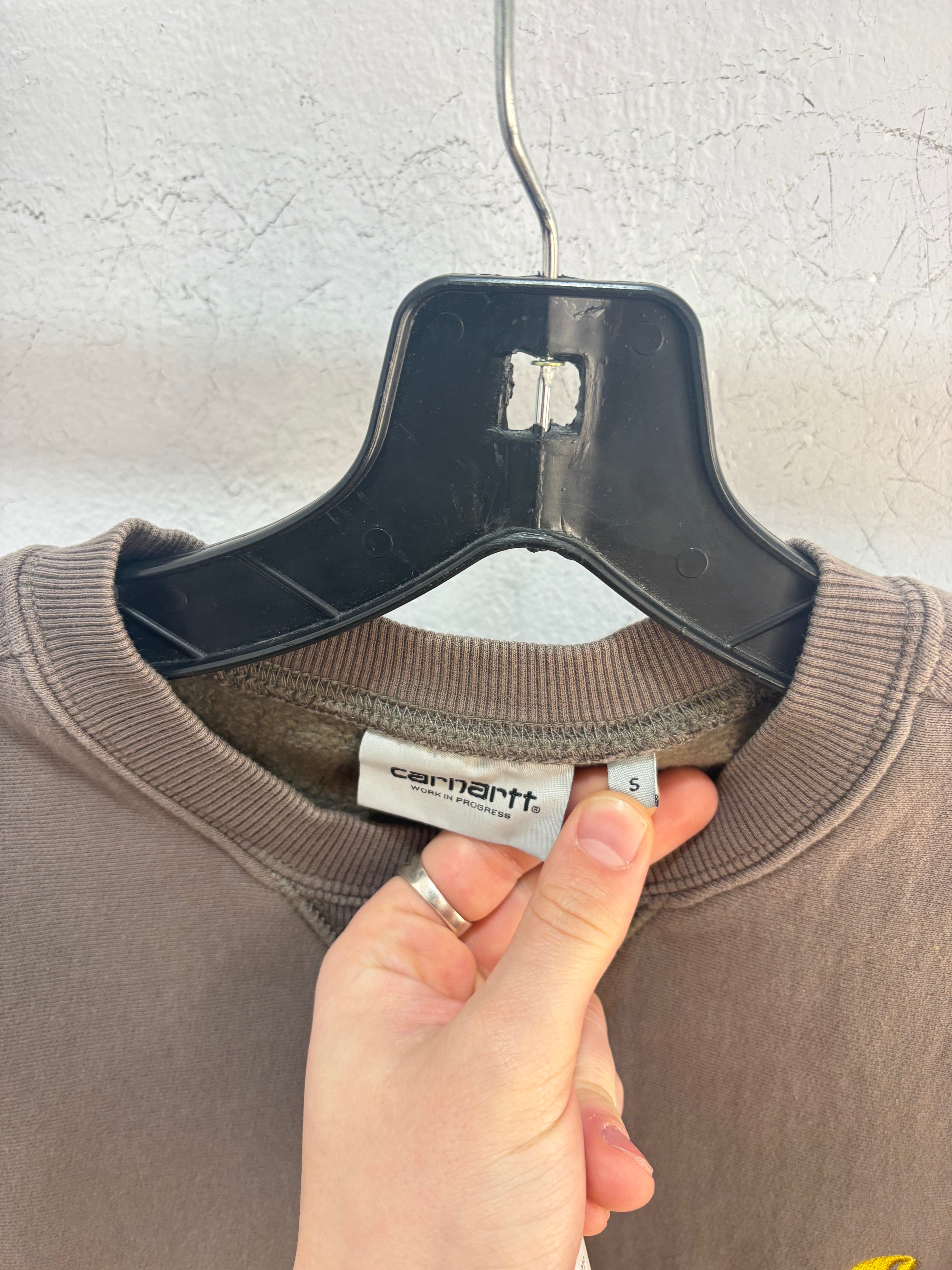 Carhartt Wip brown crewneck - size S
