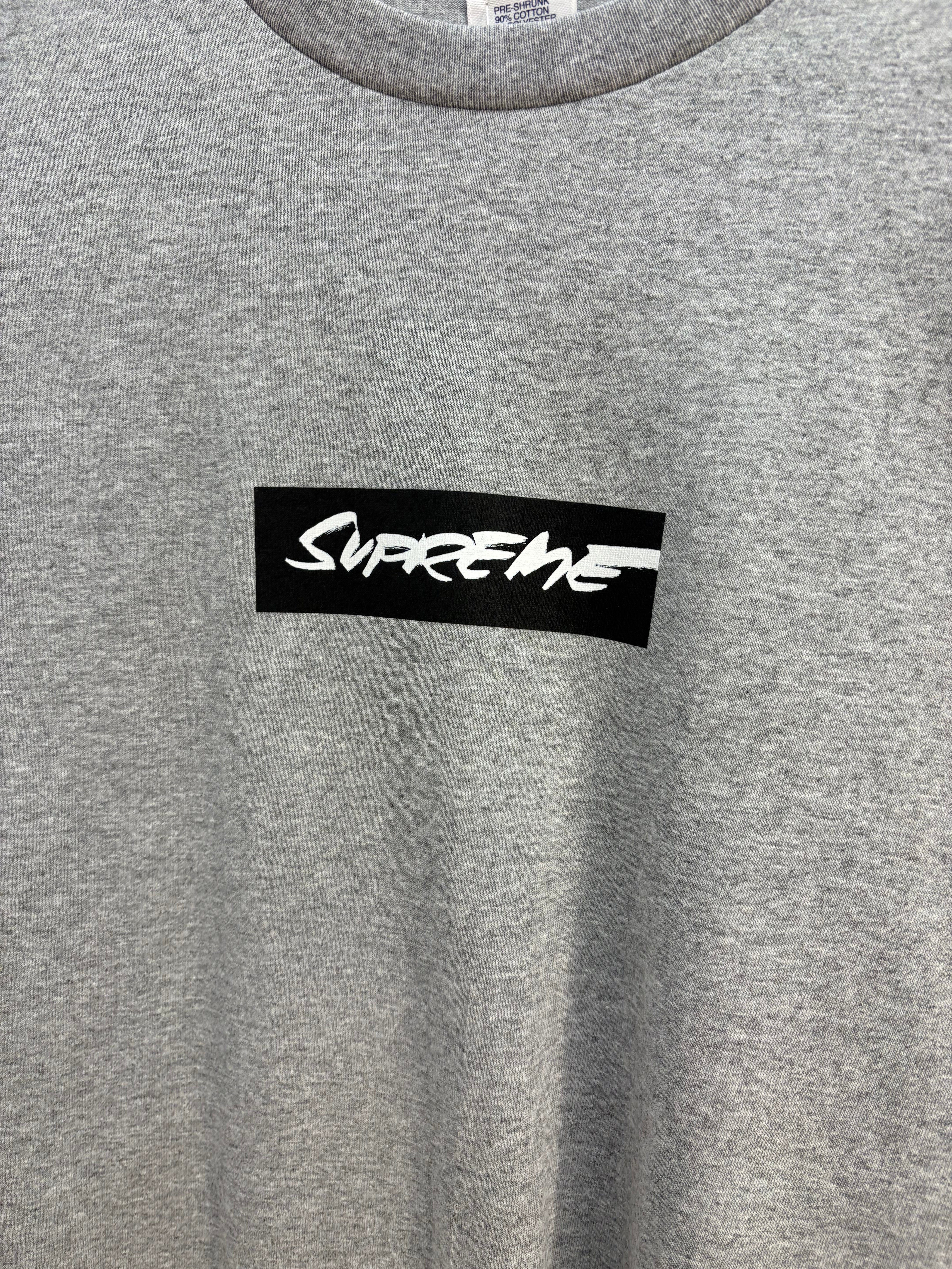 New Supreme futura grey box logo tee - size L