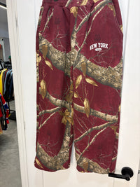 Awake burgundy realtree sweatpants - size M