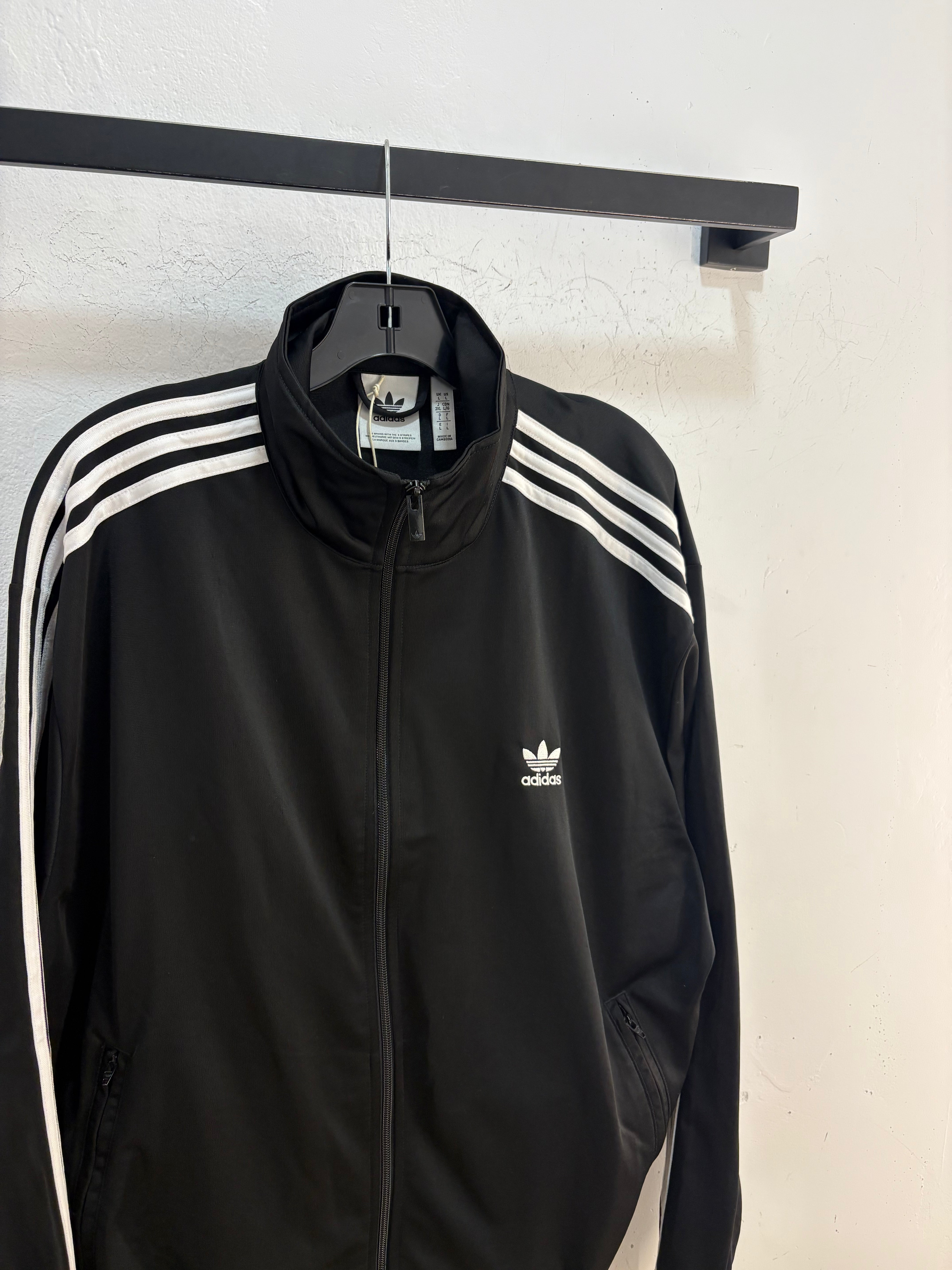 New Adidas trefoil tracktop - size L