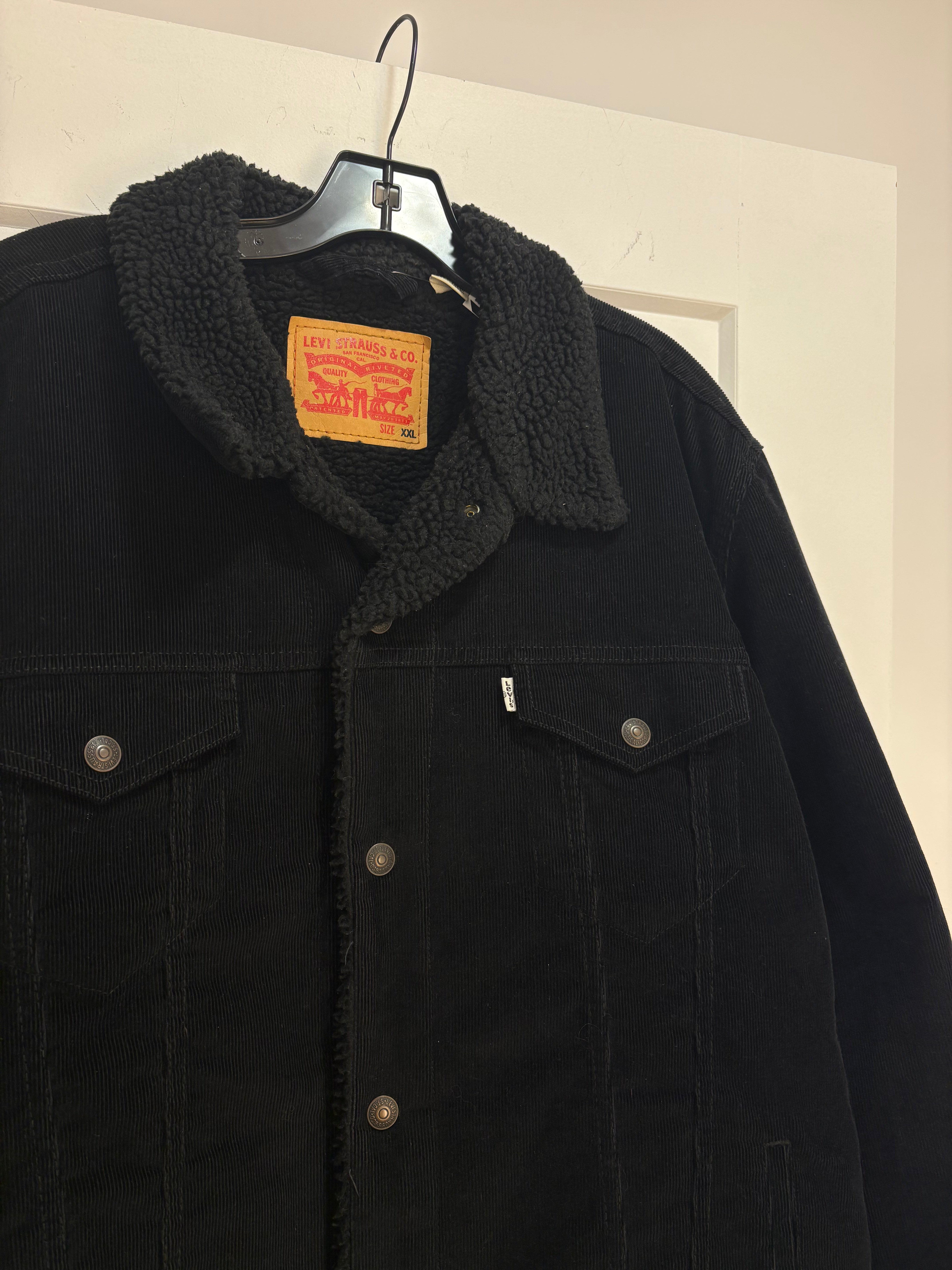 Levis Black sherpa corduroy jacket - size XXL