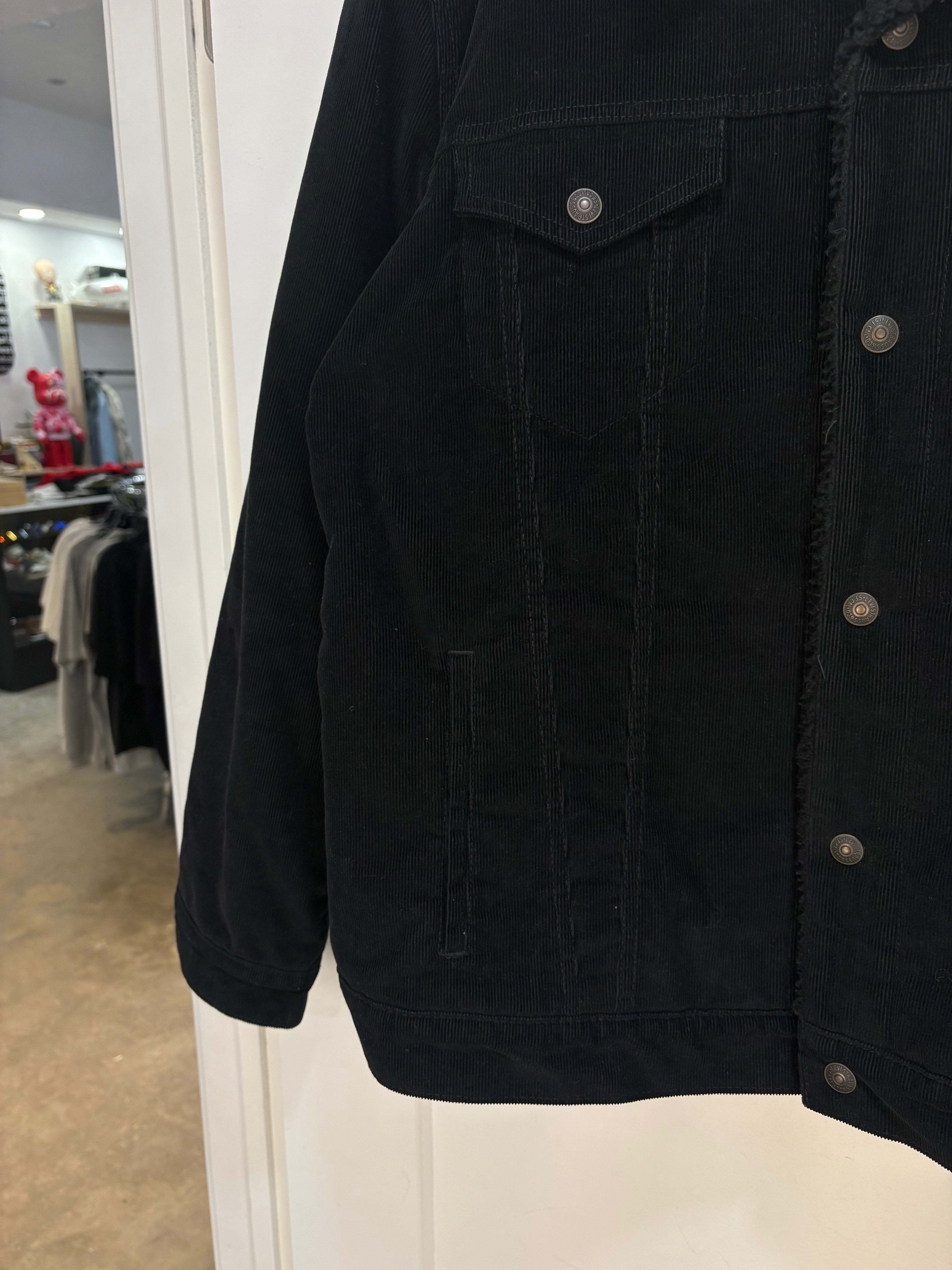 Levis Black sherpa corduroy jacket - size XXL
