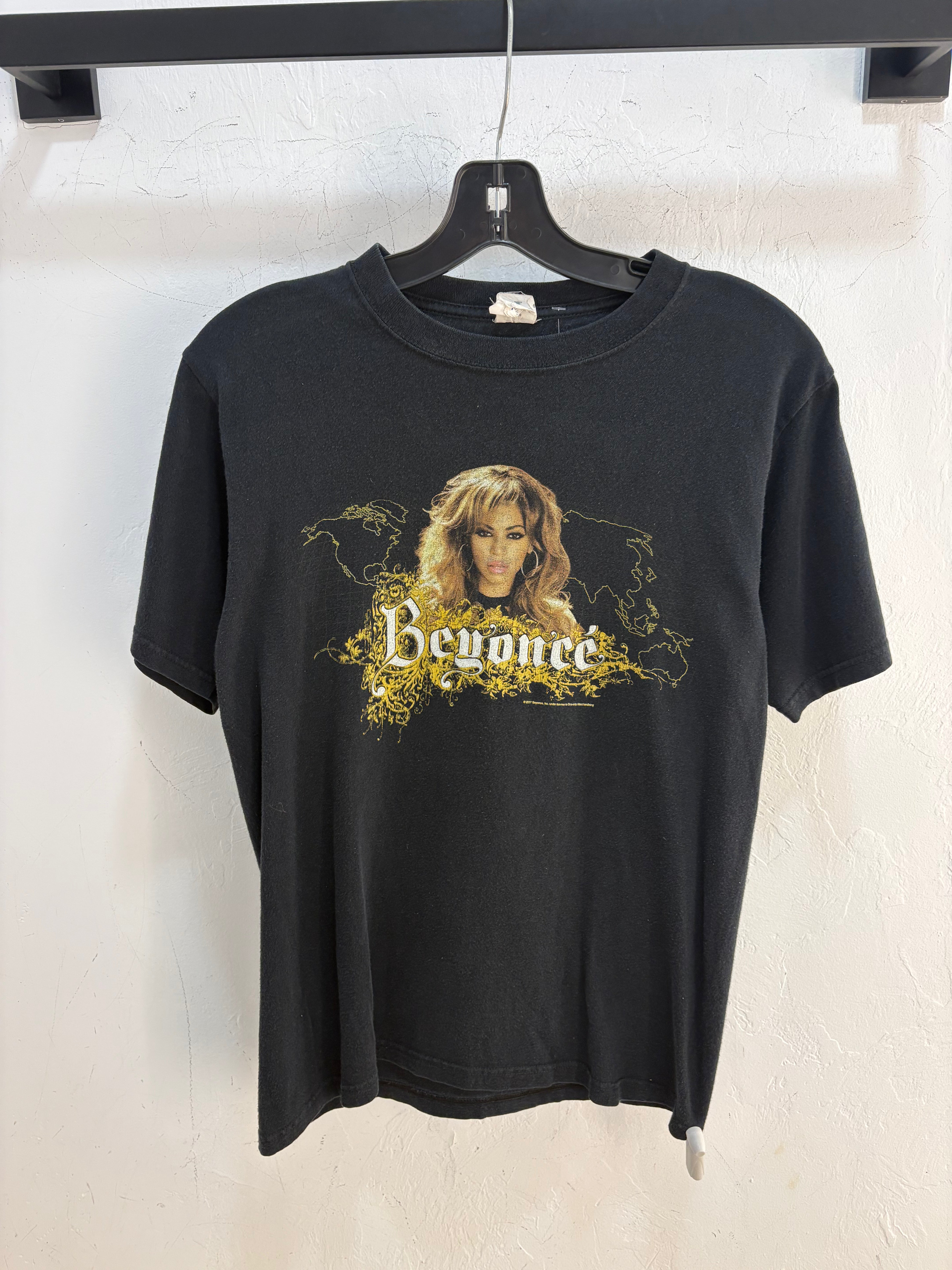 2007 Beyonce tour tee - size M