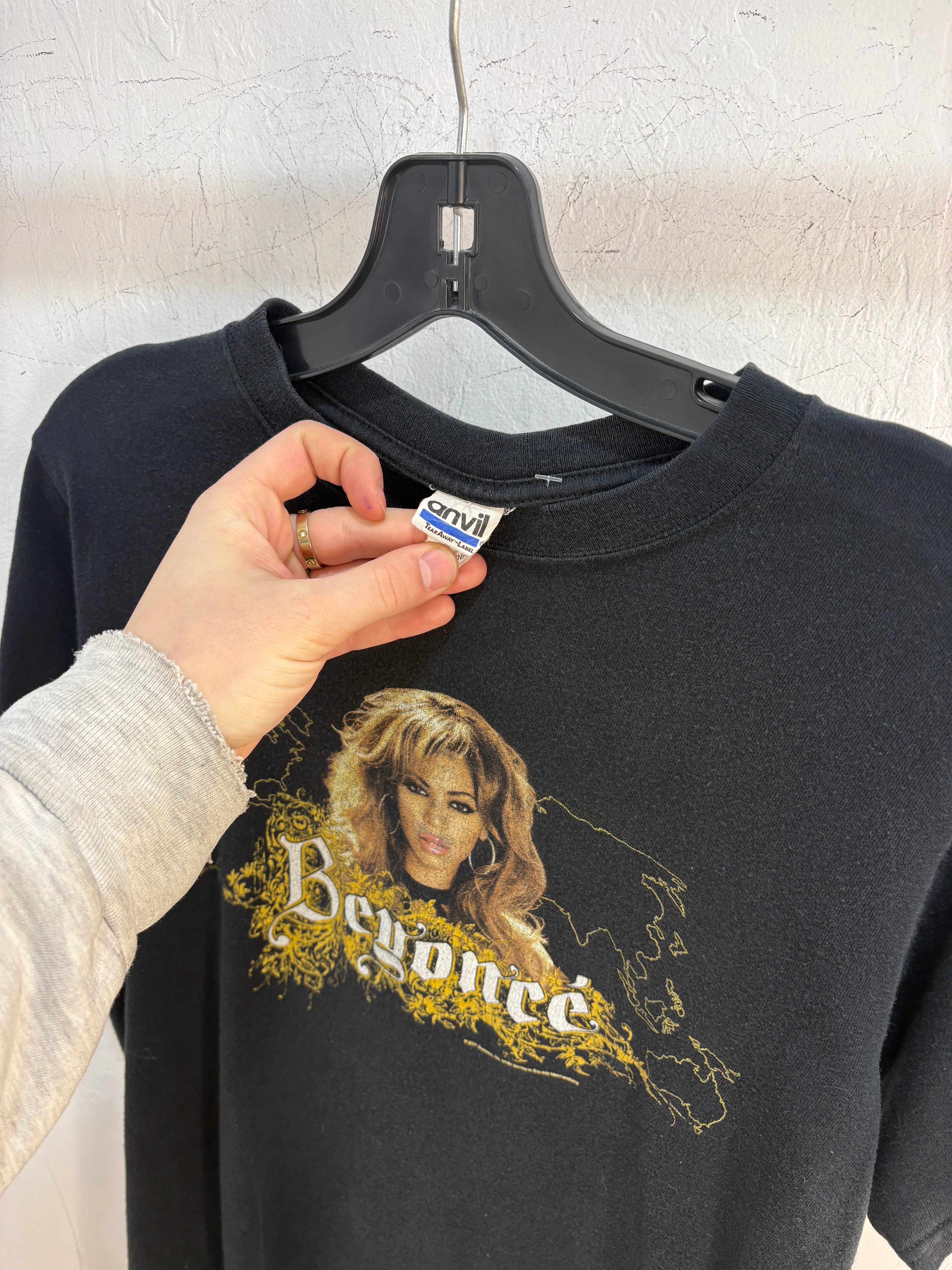 2007 Beyonce tour tee - size M