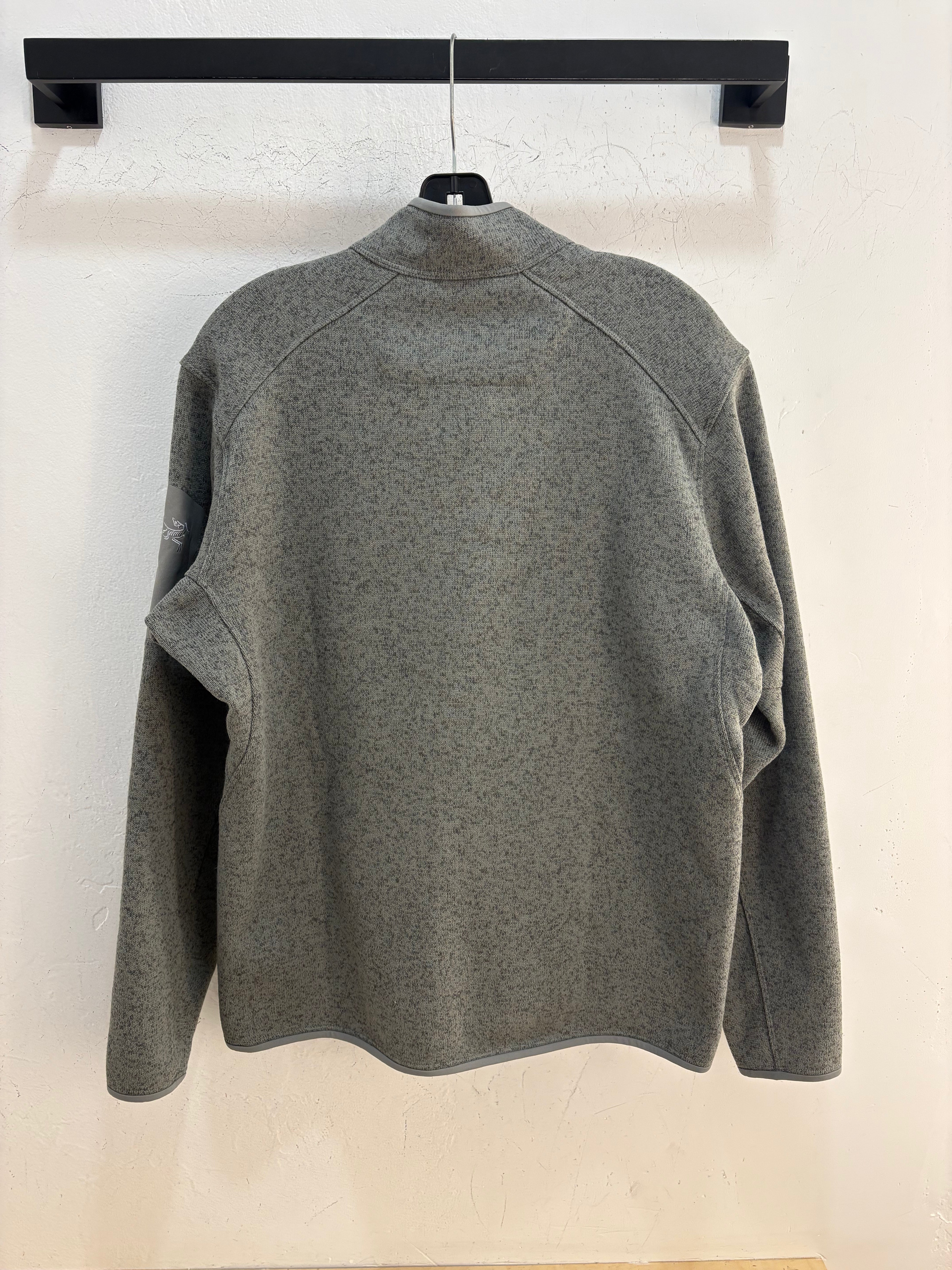 New Arcteryx grey covert 1/4 zip up - size M