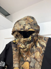 Supreme X TNF camo mountain light jacket - size L