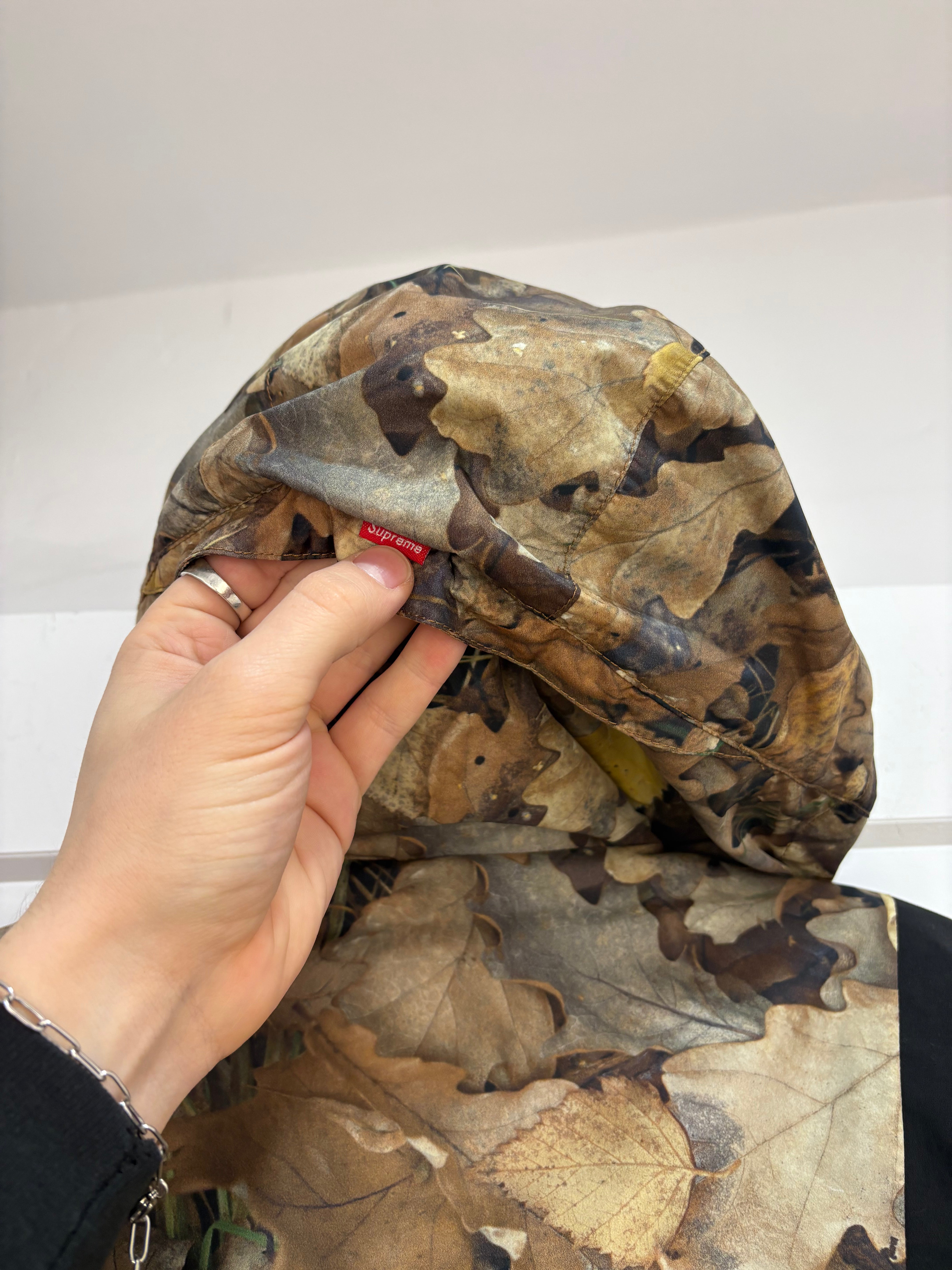 Supreme X TNF camo mountain light jacket - size L