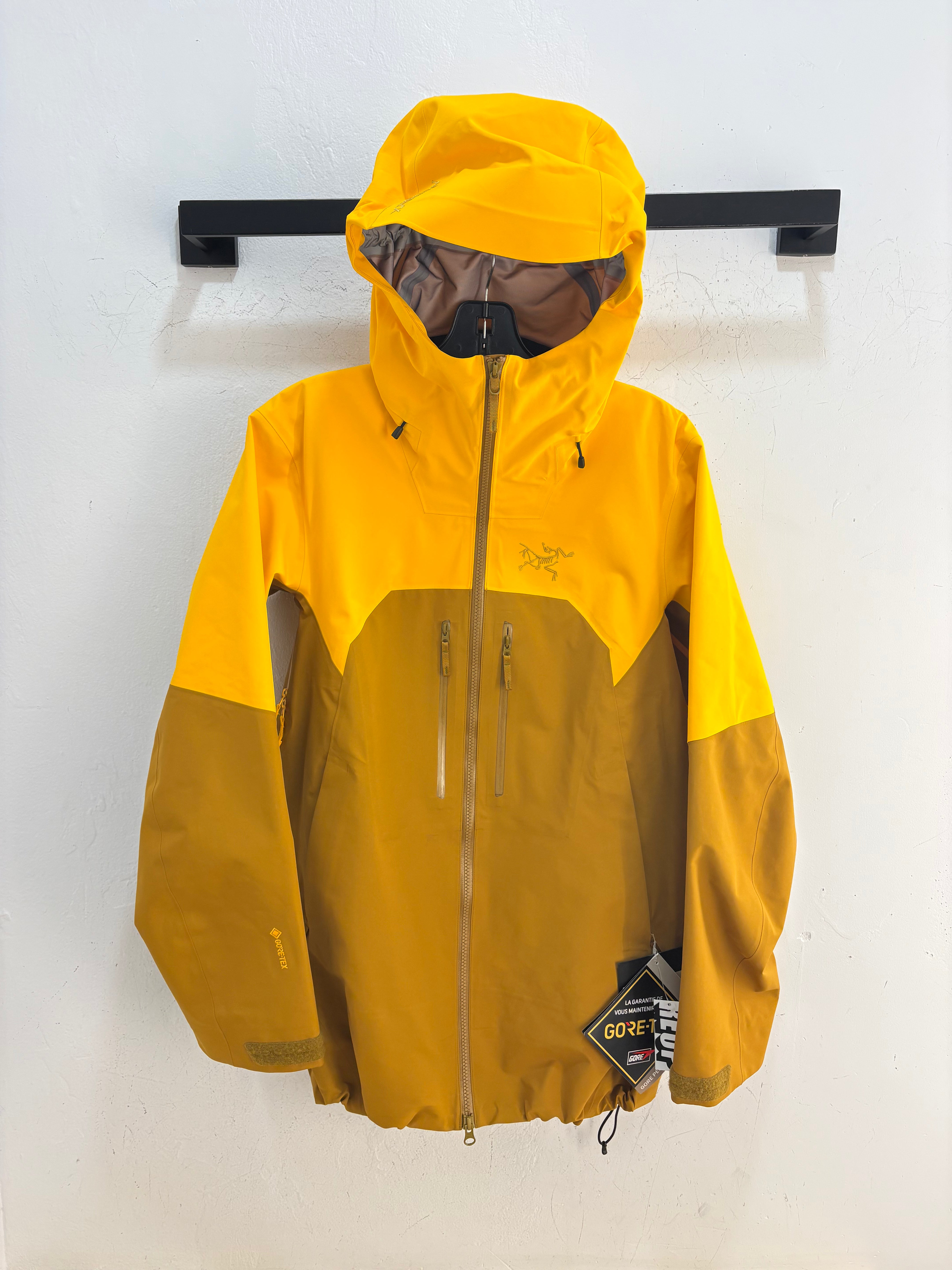 New Arcteryx Rush yellow yukon - size M womens