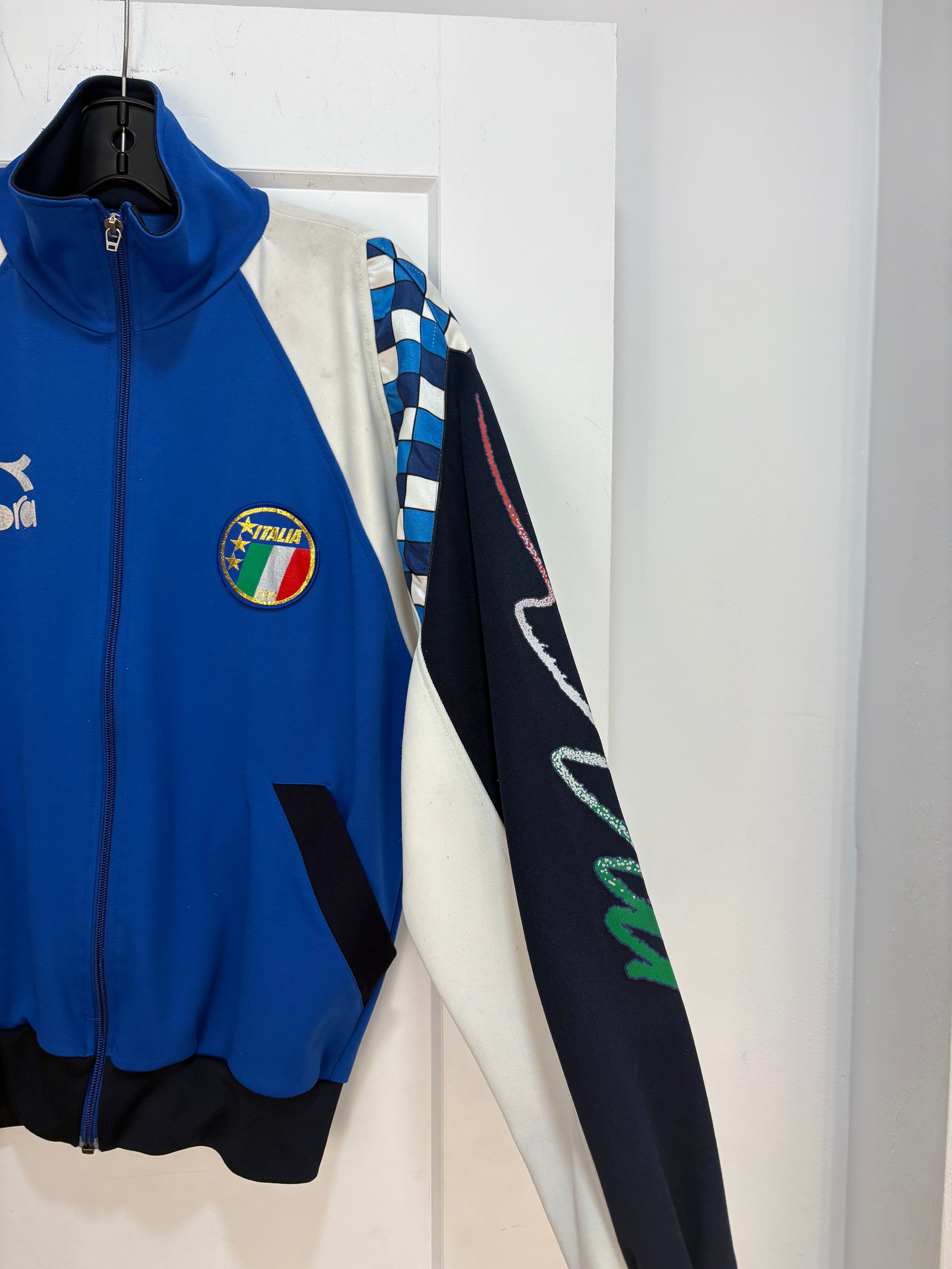 1990 diadora Italy tracktop - size M