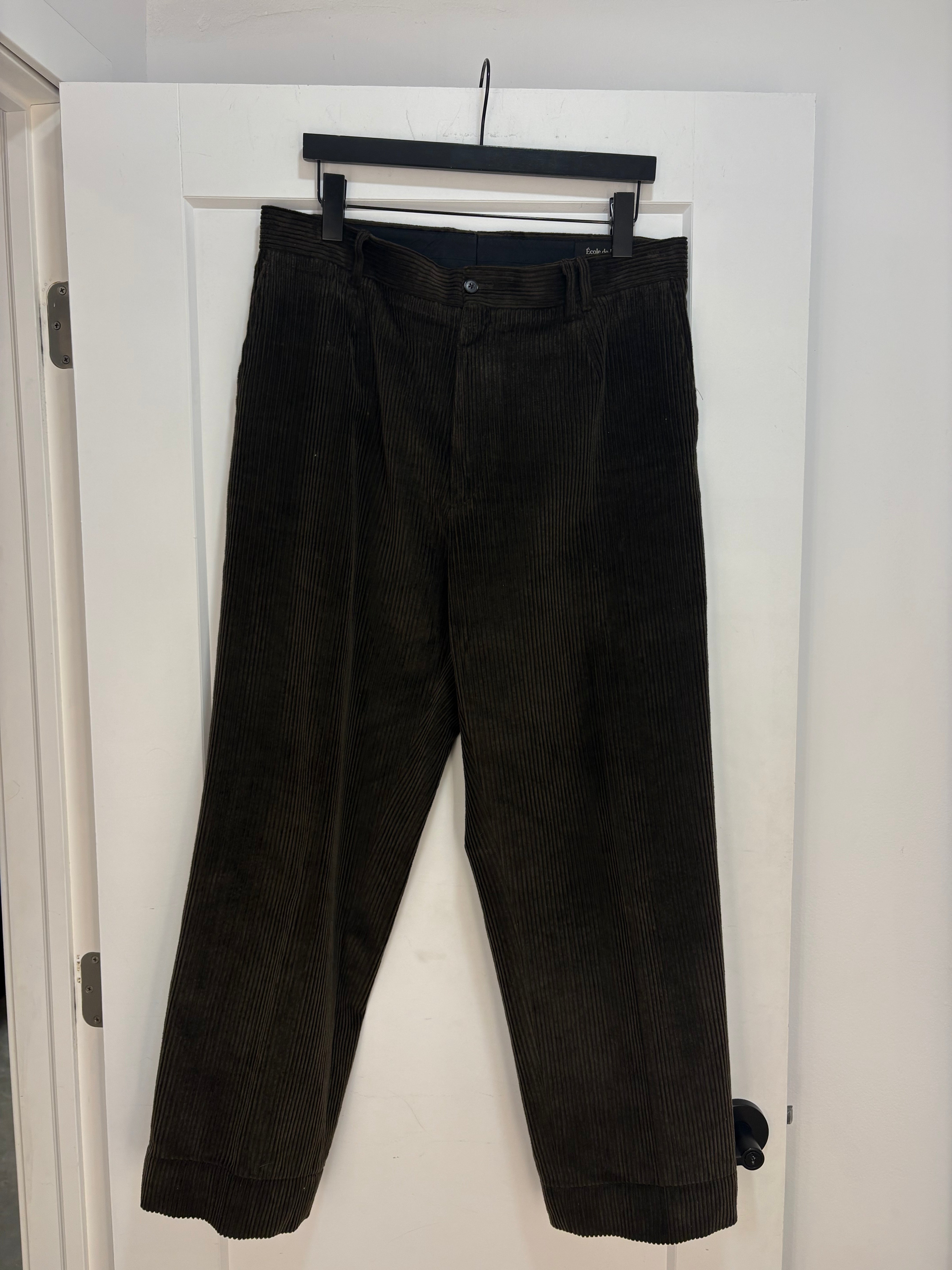 Ecole de Pensée dark brown corduroy pants - size 34