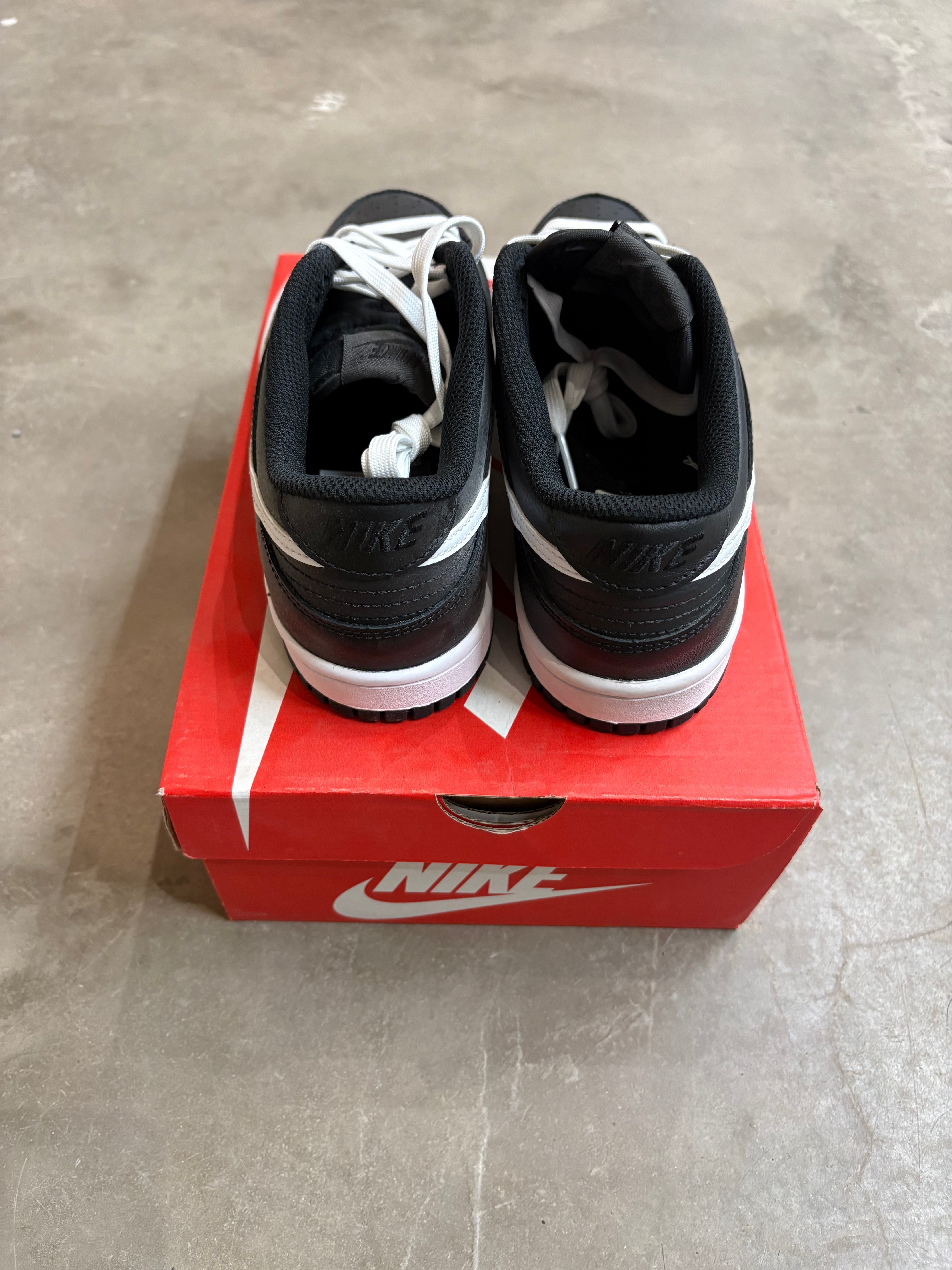 New Nike Dunk Reverse Panda - size 8.5w
