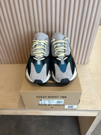 Yeezy 700 waverunner - size 10