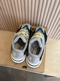 Yeezy 700 waverunner - size 10