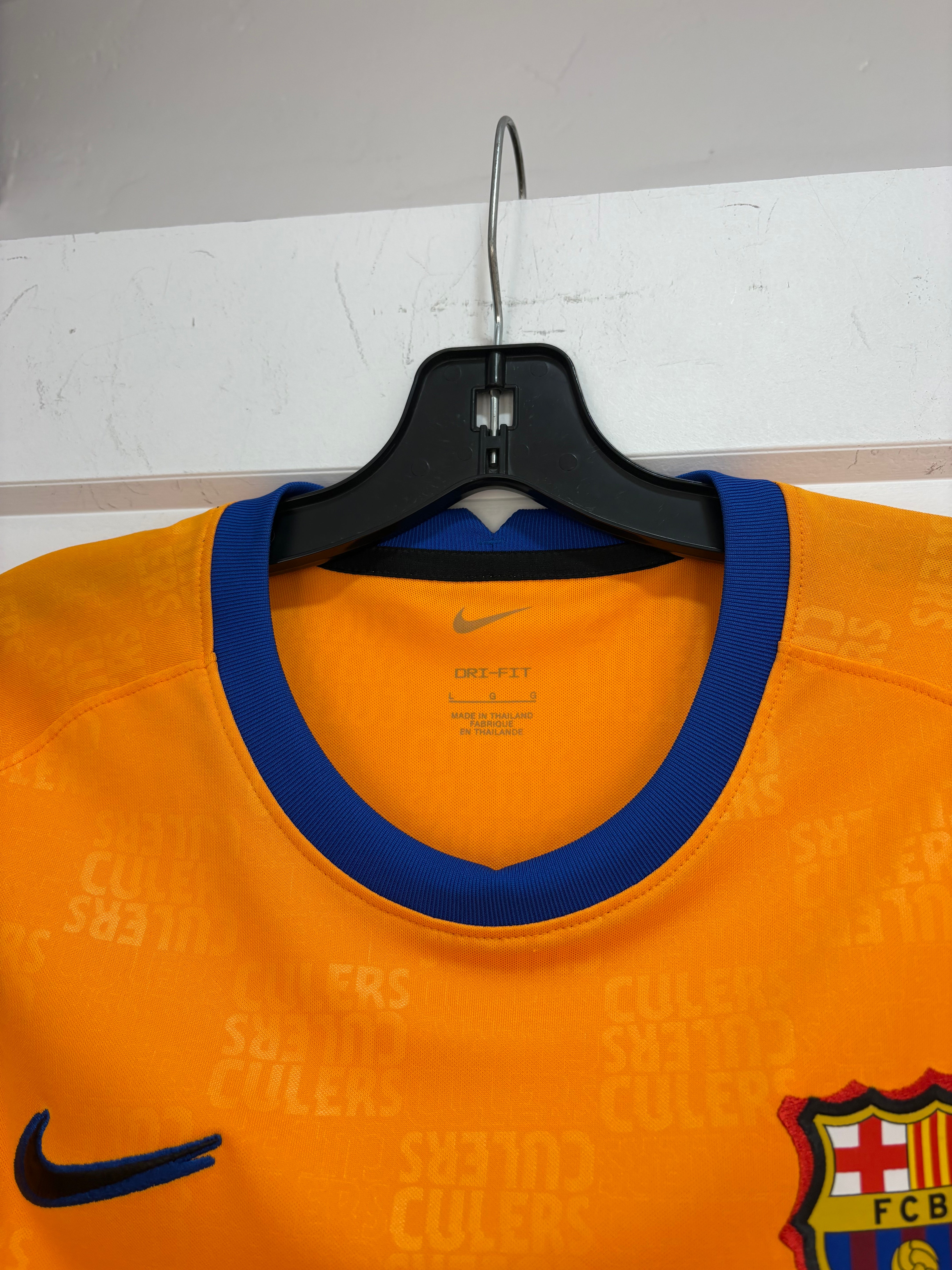New 2021 Barça pre match kit - size L