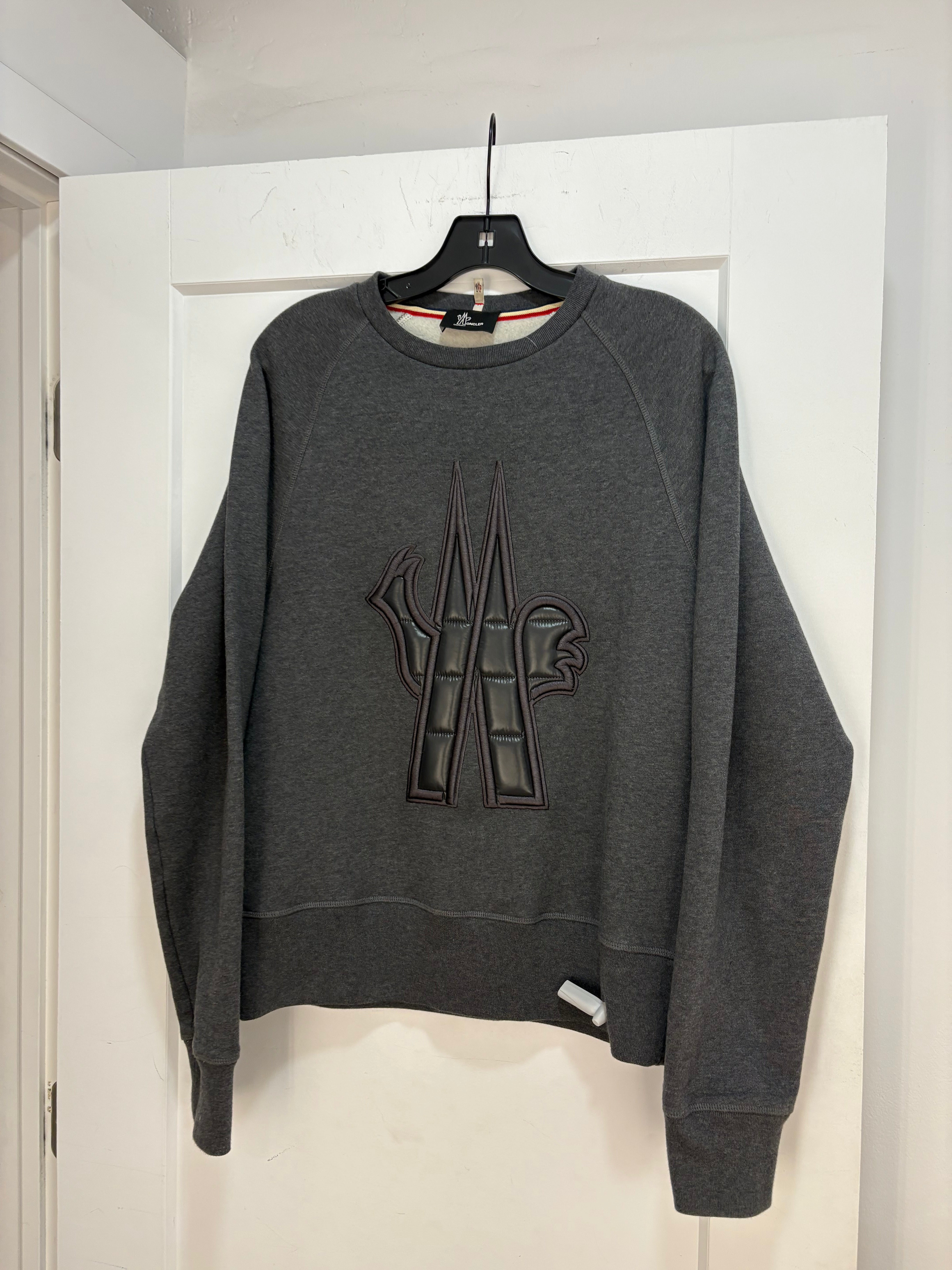 Moncler Grenoble big logo crewneck - size M
