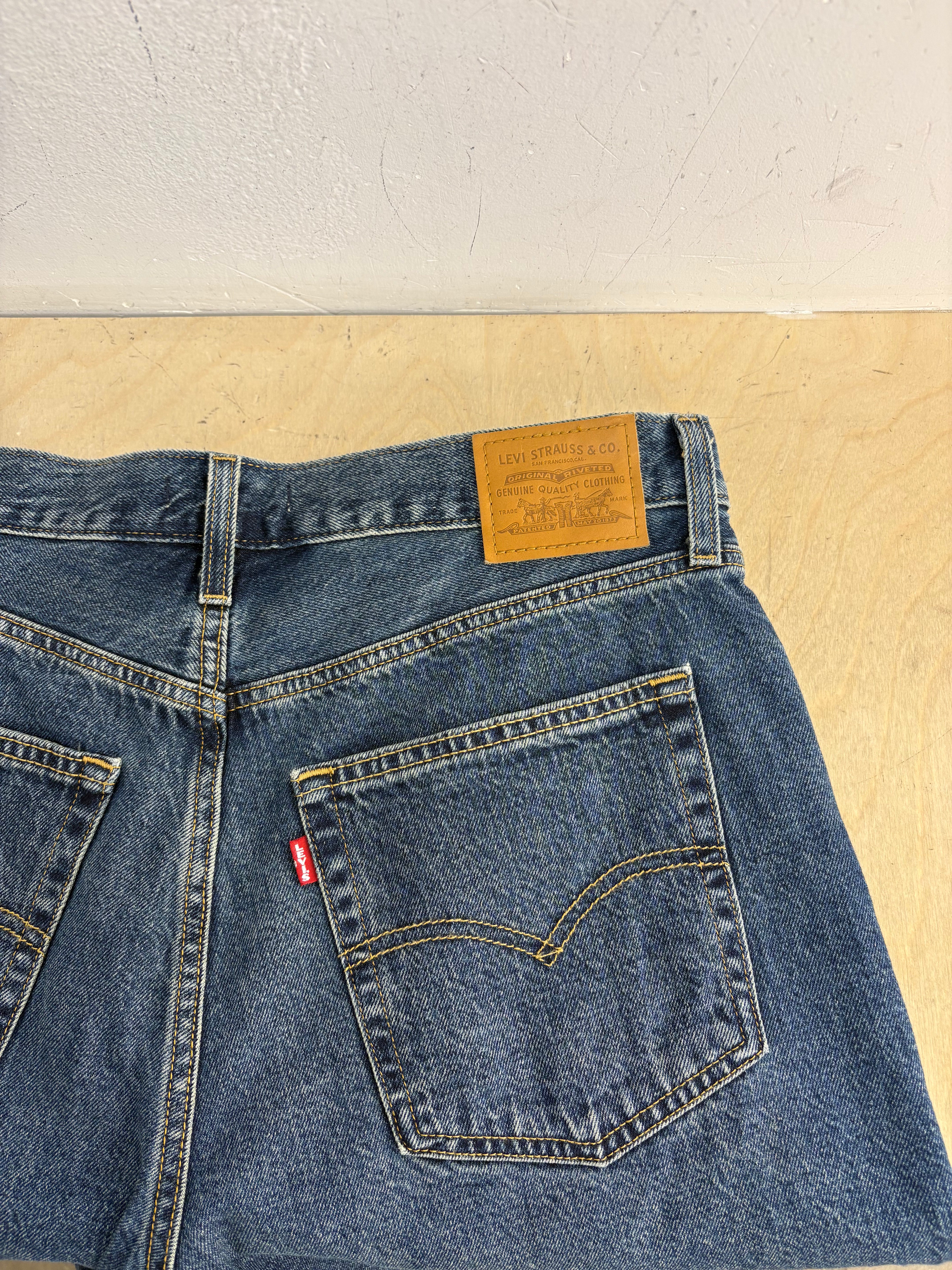 Levis baggy jorts - size 31