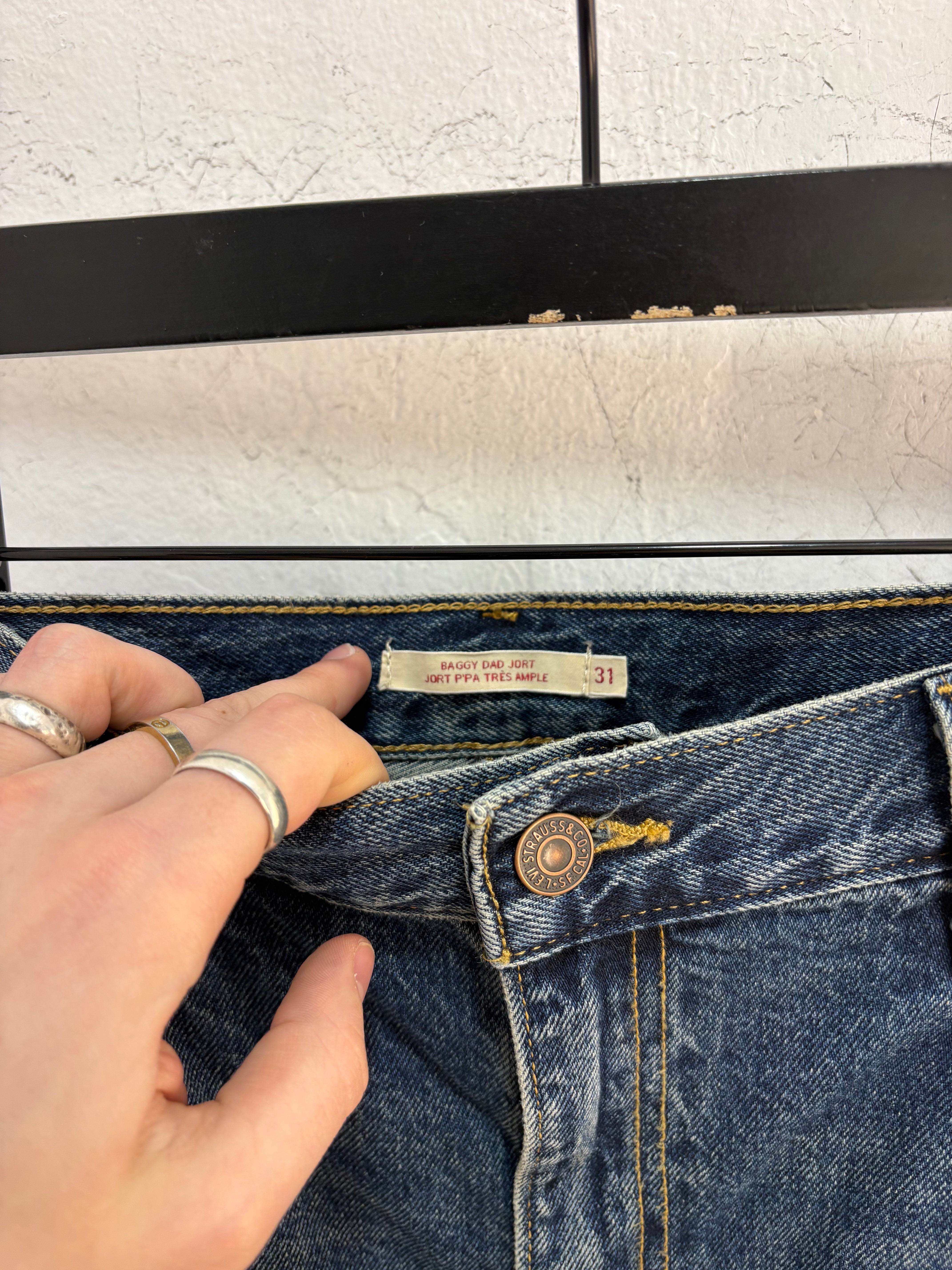 Levis baggy jorts - size 31