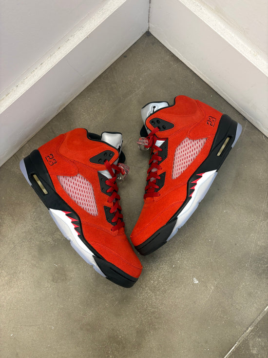 New jordan 5 red toro - size 12