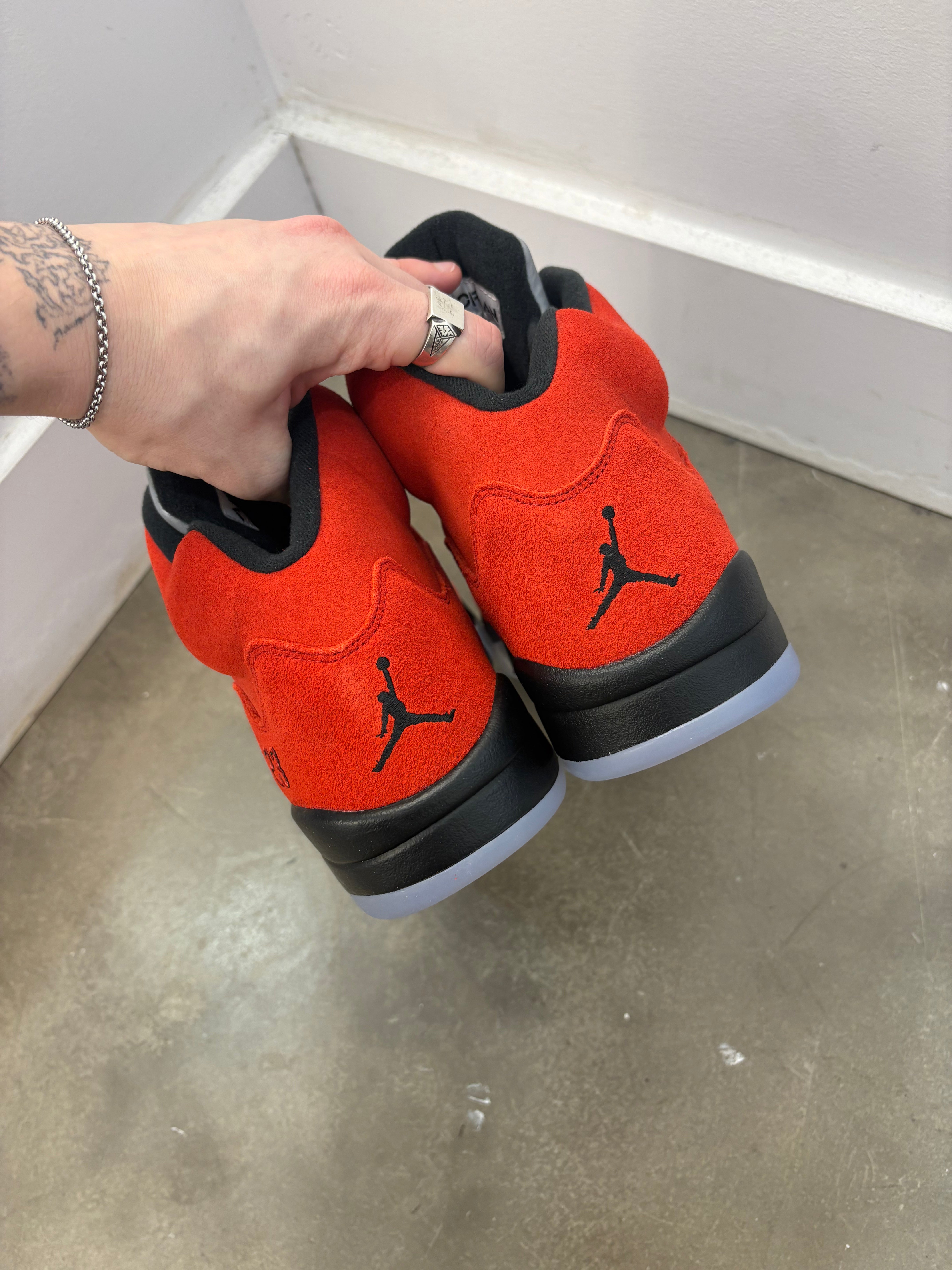 New jordan 5 red toro - size 12