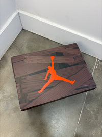 New jordan 5 red toro - size 12