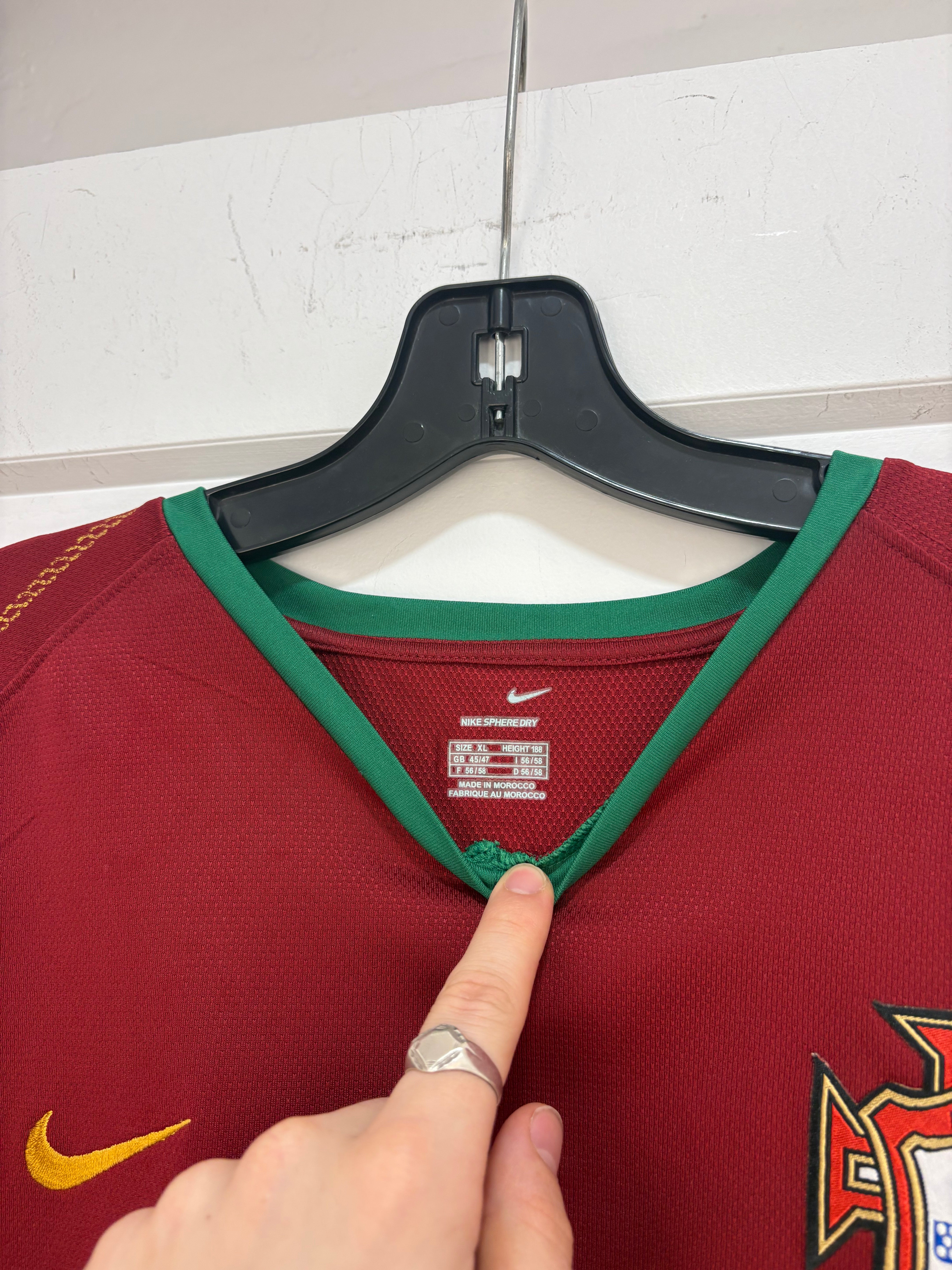 2006 portugal ronaldo home kit - size XL