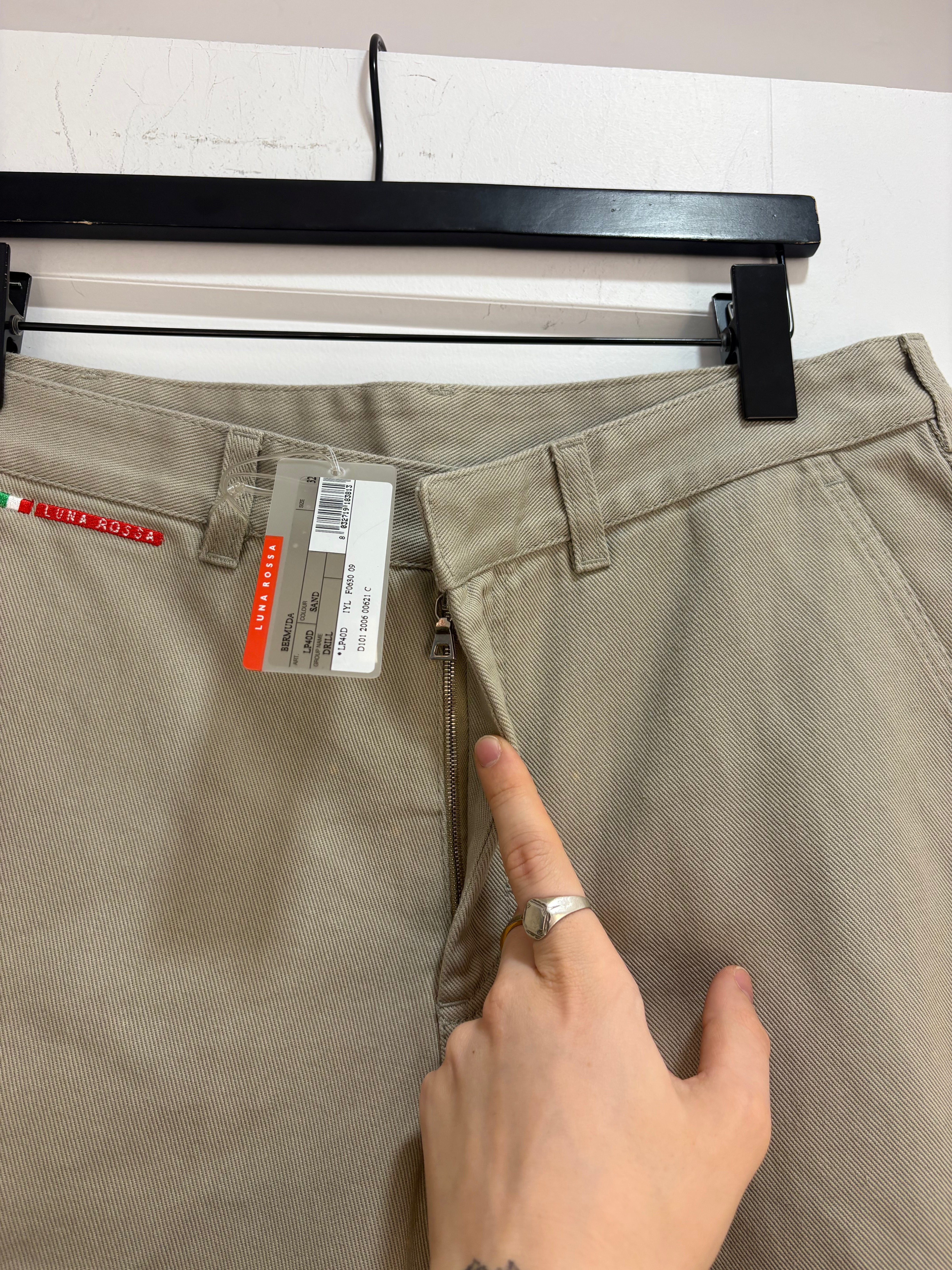 New Y2K Prada luna rossa tan shorts - size 32