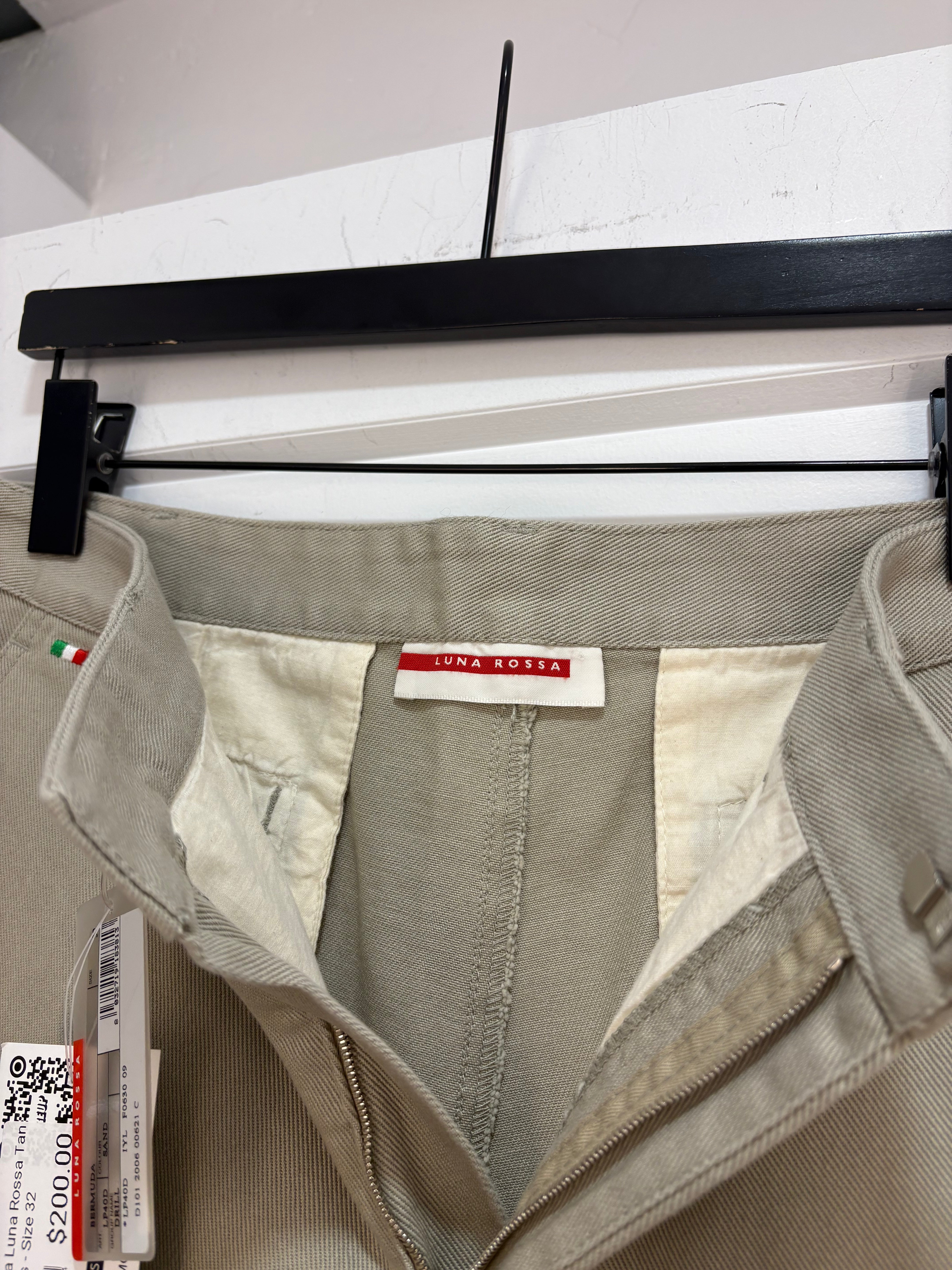 New Y2K Prada luna rossa tan shorts - size 32