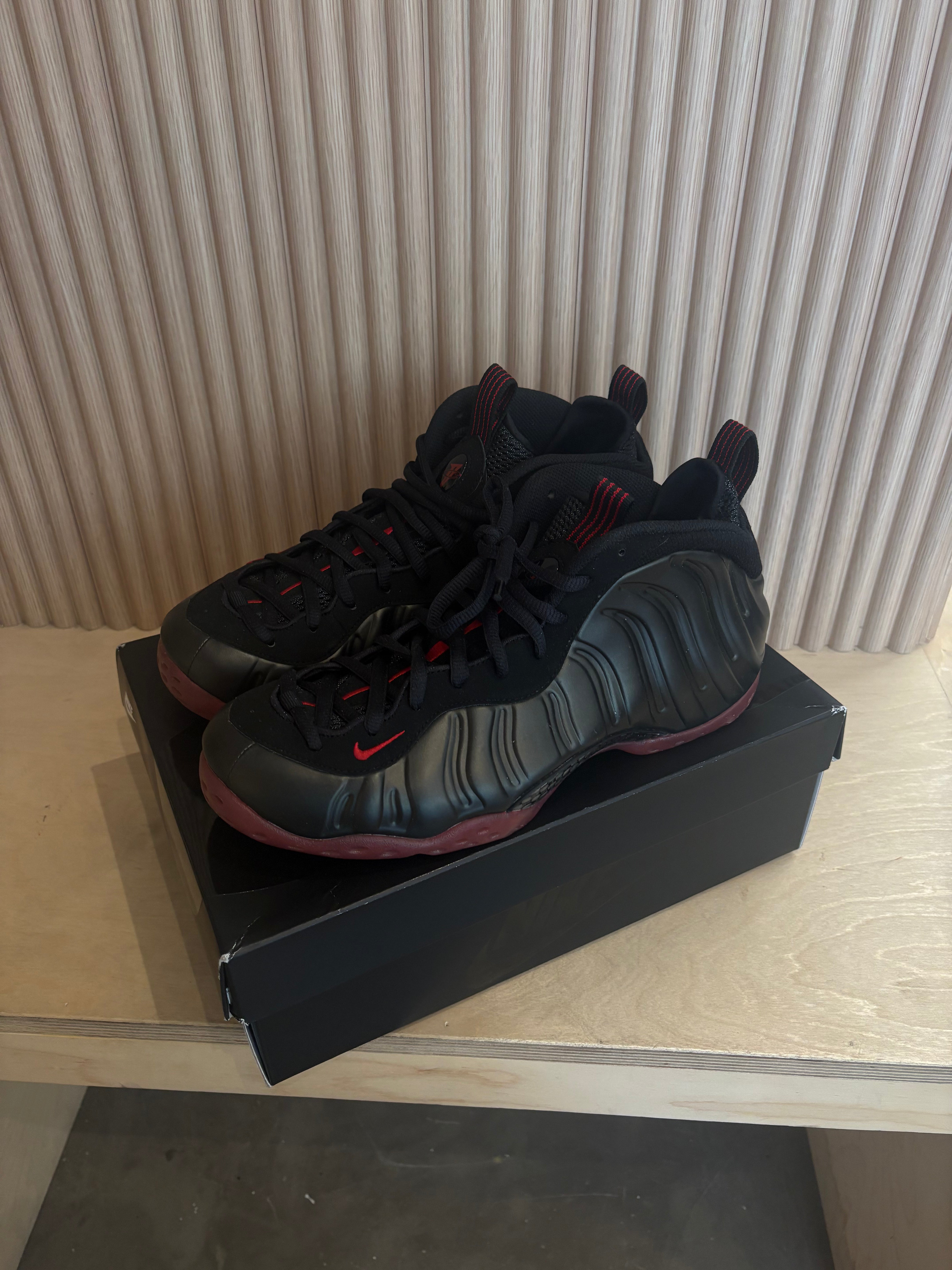 New Nike Foamposite Cavs - size 10.5