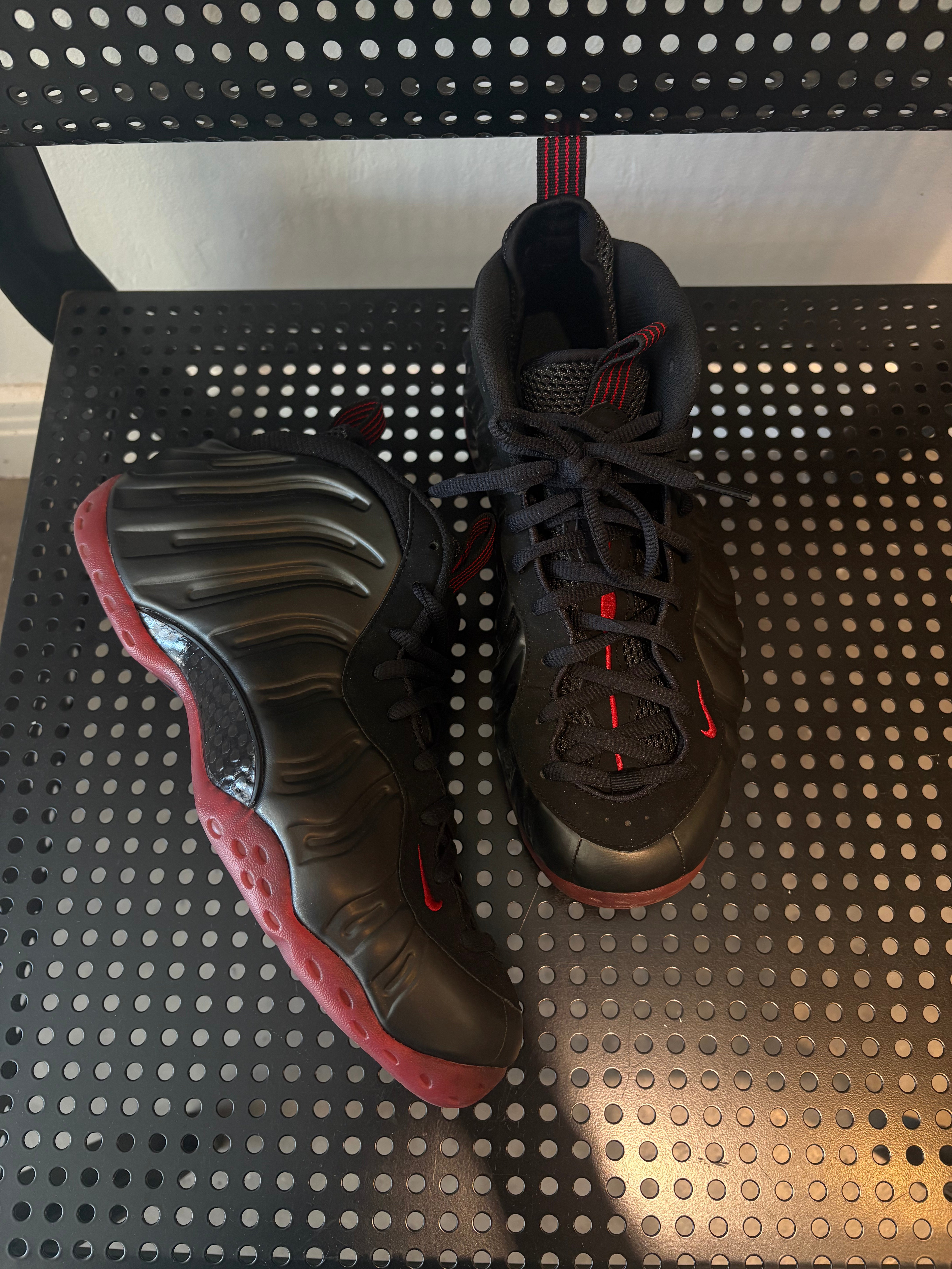 New Nike Foamposite Cavs - size 10.5