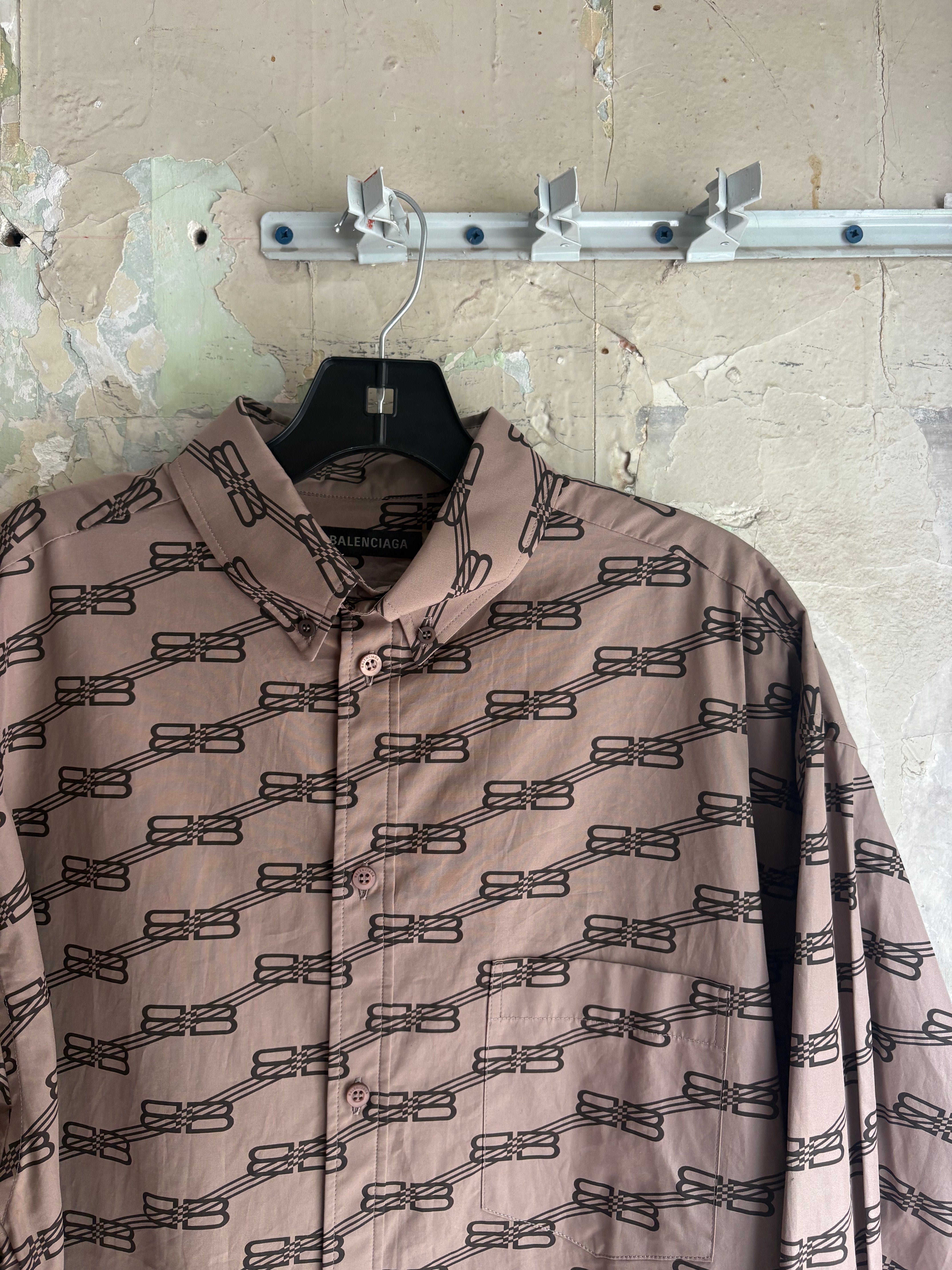 New Balenciaga Monogram button up - size L