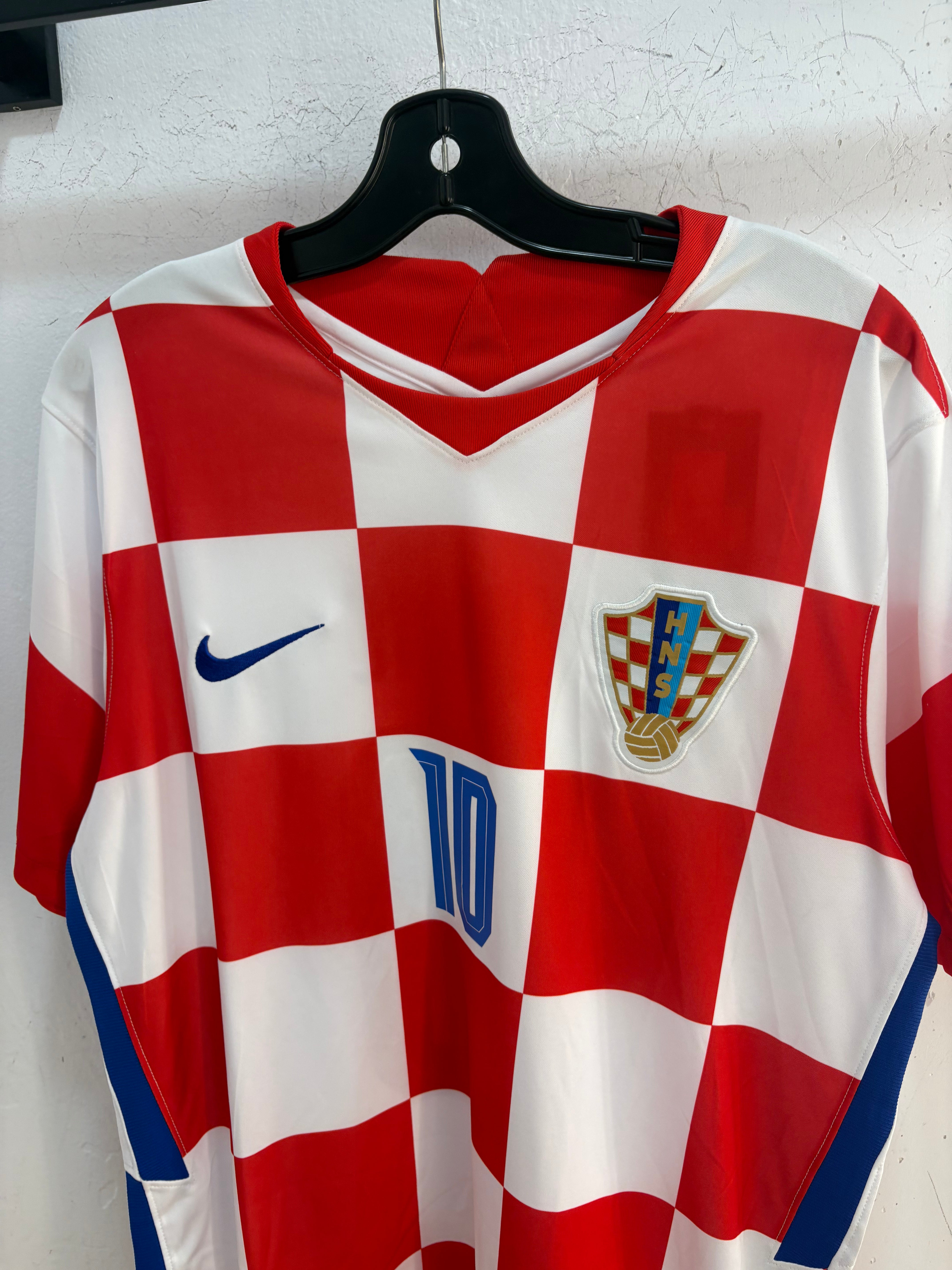 New Nike Modric Croatia jersey - size L