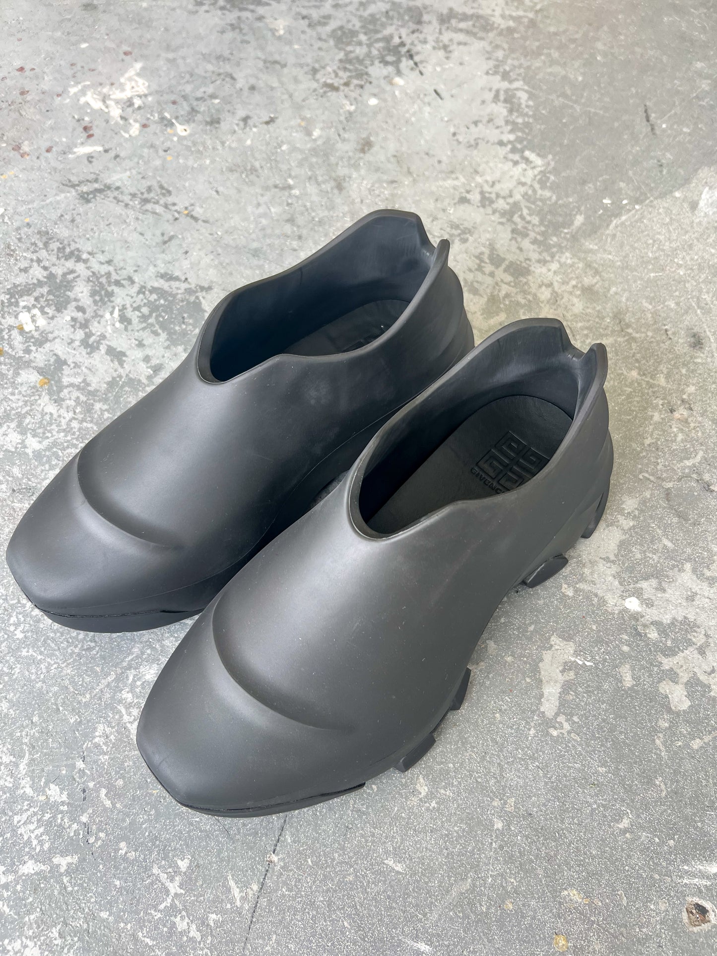 Givenchy Monumental Mallow Low black Shoe - Sz 45EU