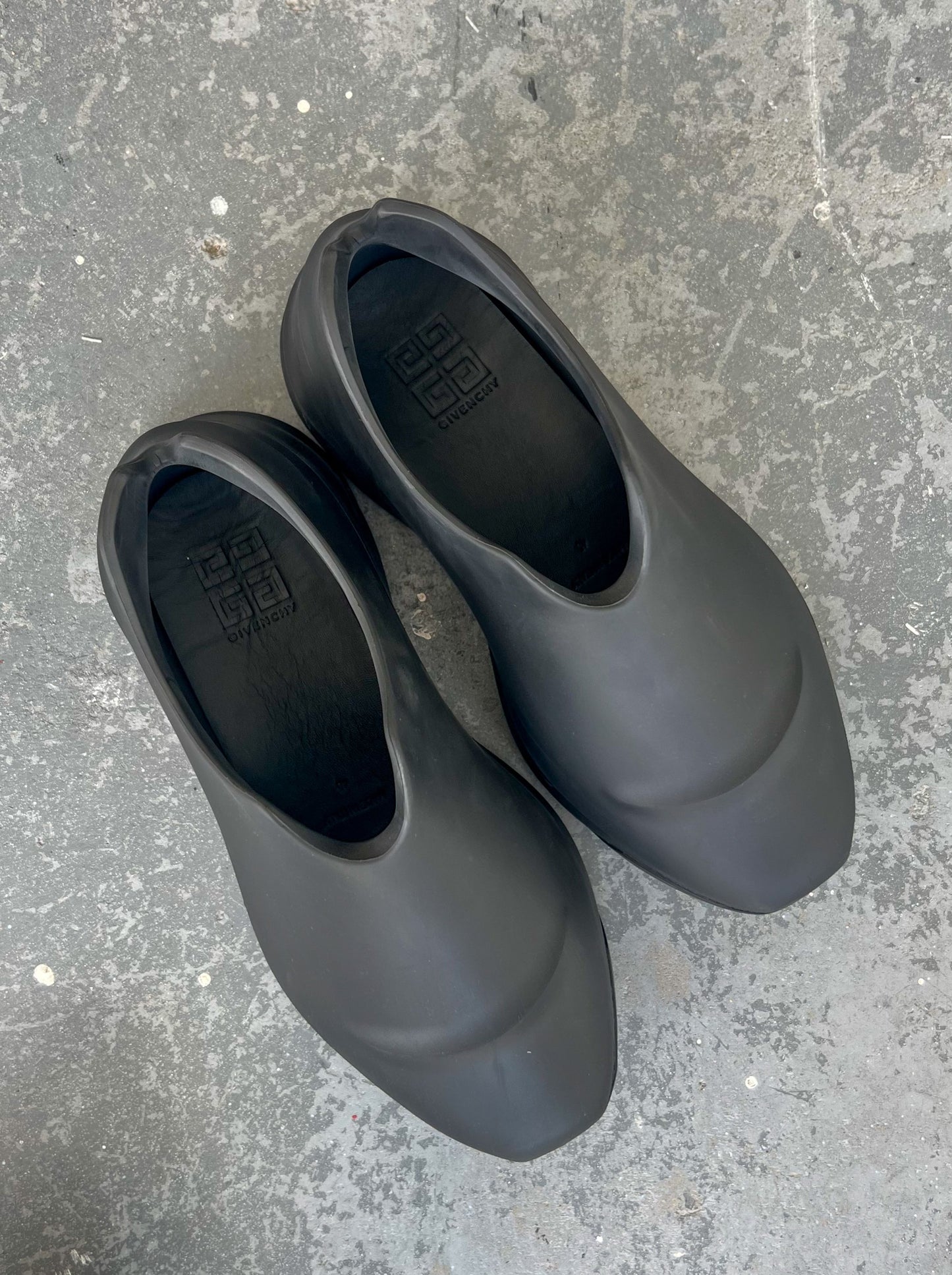 Givenchy Monumental Mallow Low black Shoe - Sz 45EU