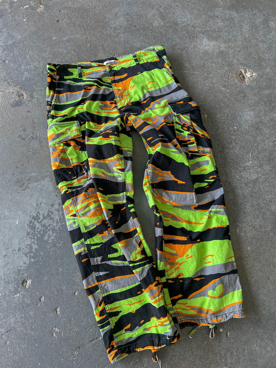 ERL multicolor camo cargo pants Sz L faded*