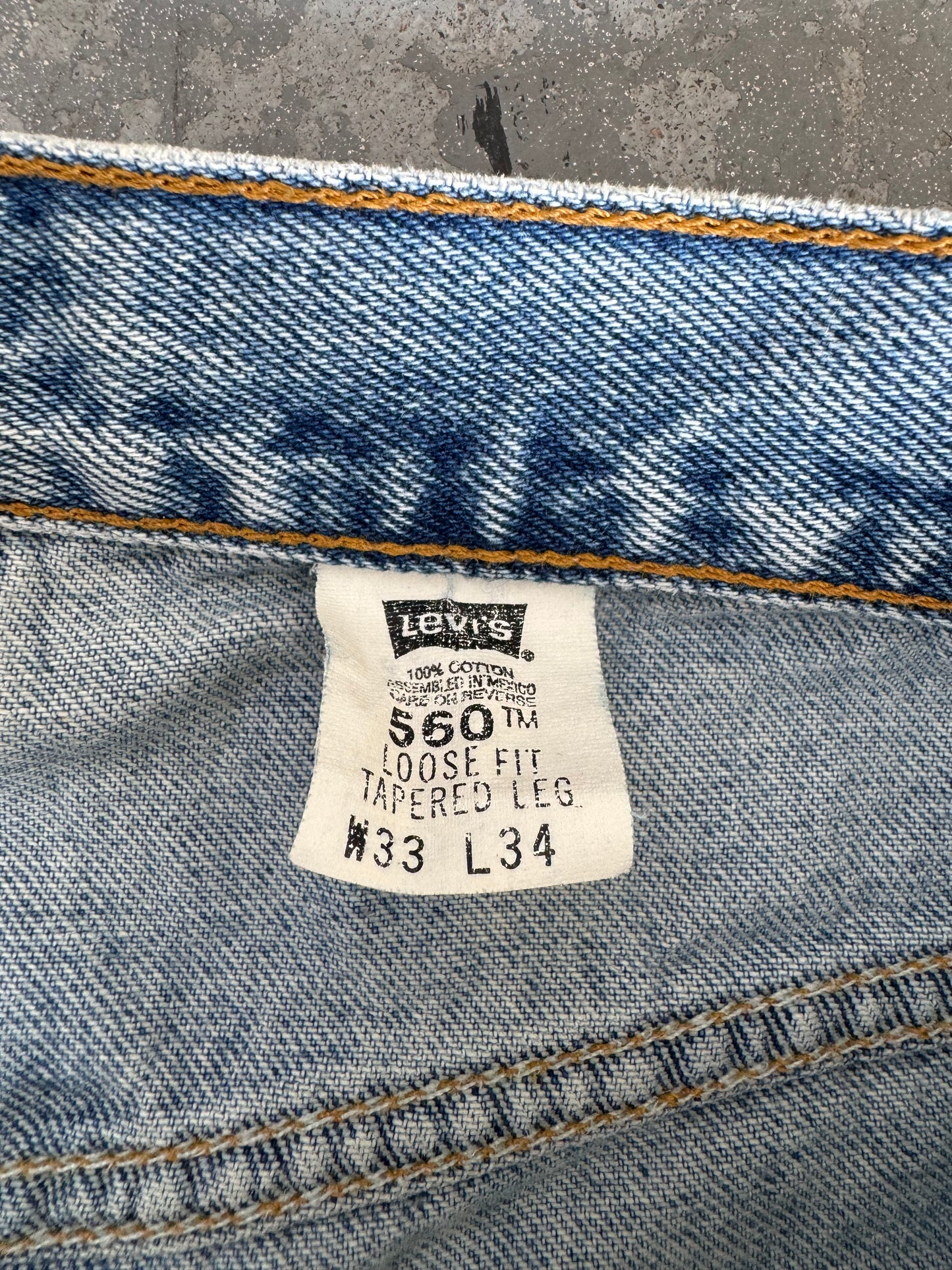 Y2k Levi's 560 Loose fit Tapered leg light wash jeans- Sz 33x34