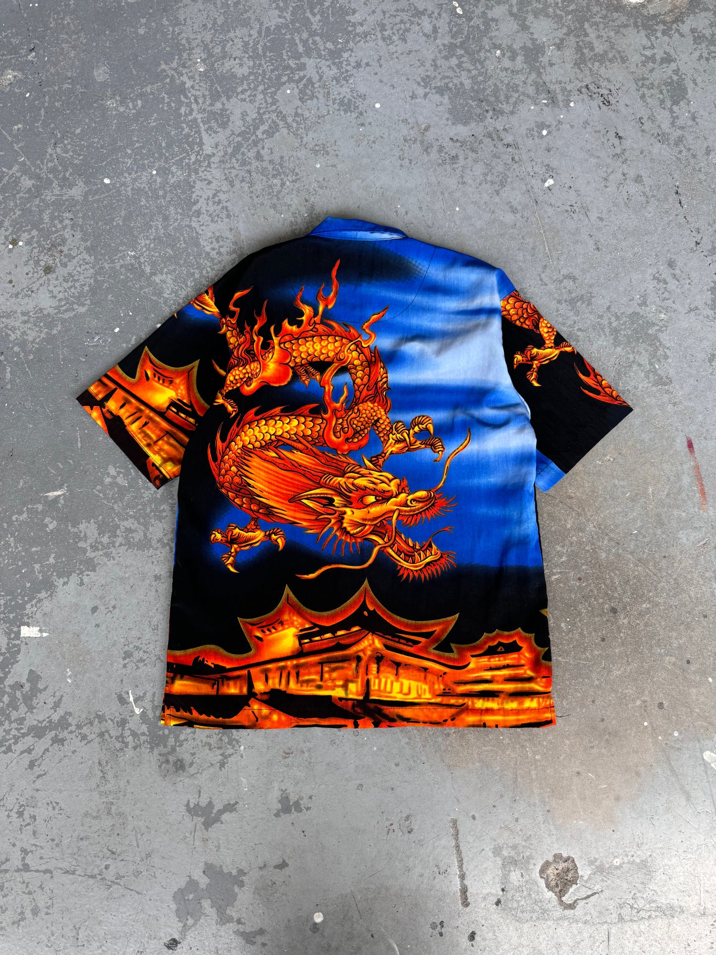 Y2K UR Dragon shirt - Sz L