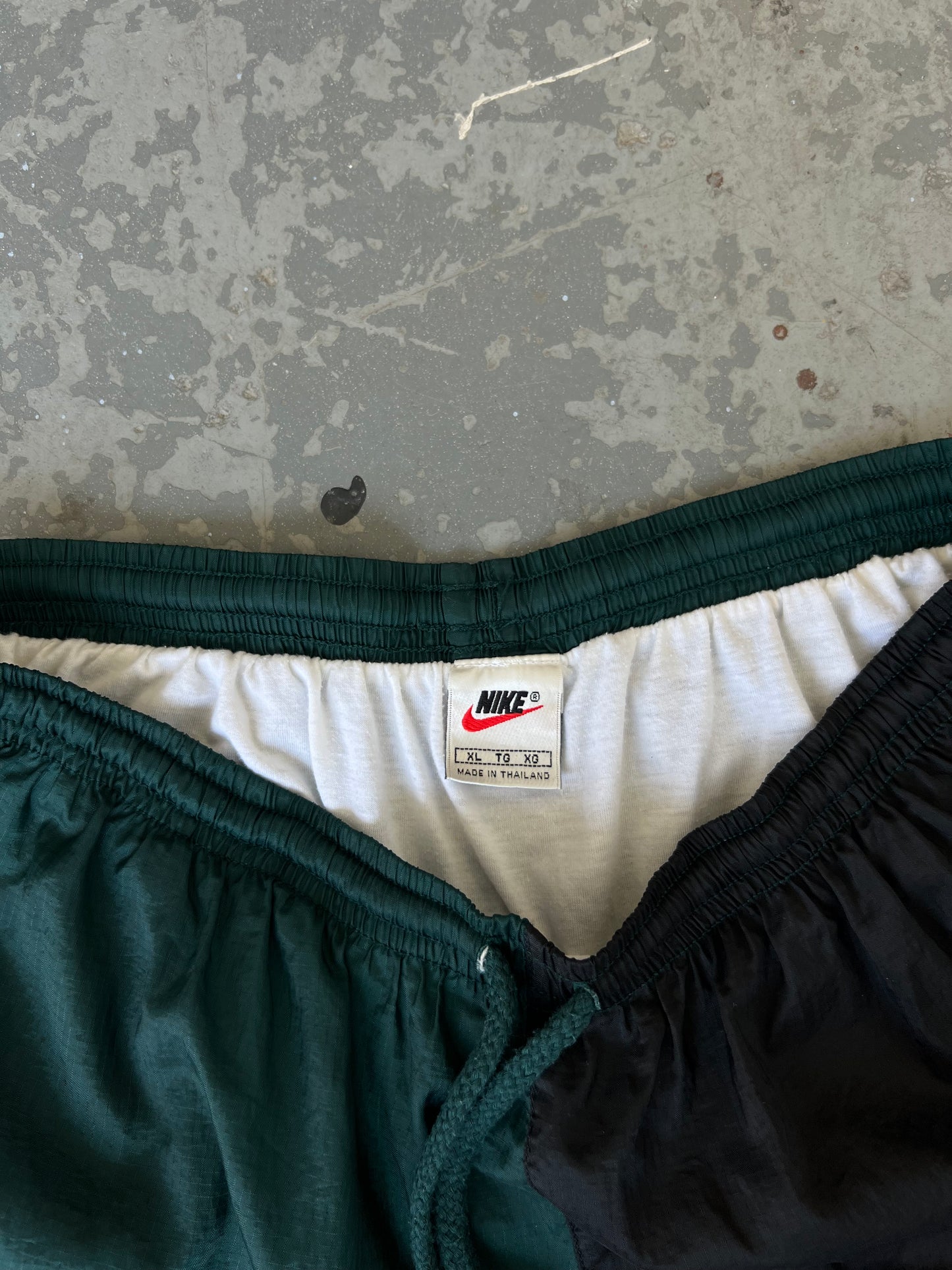90s Nike Short Split- Sz XL